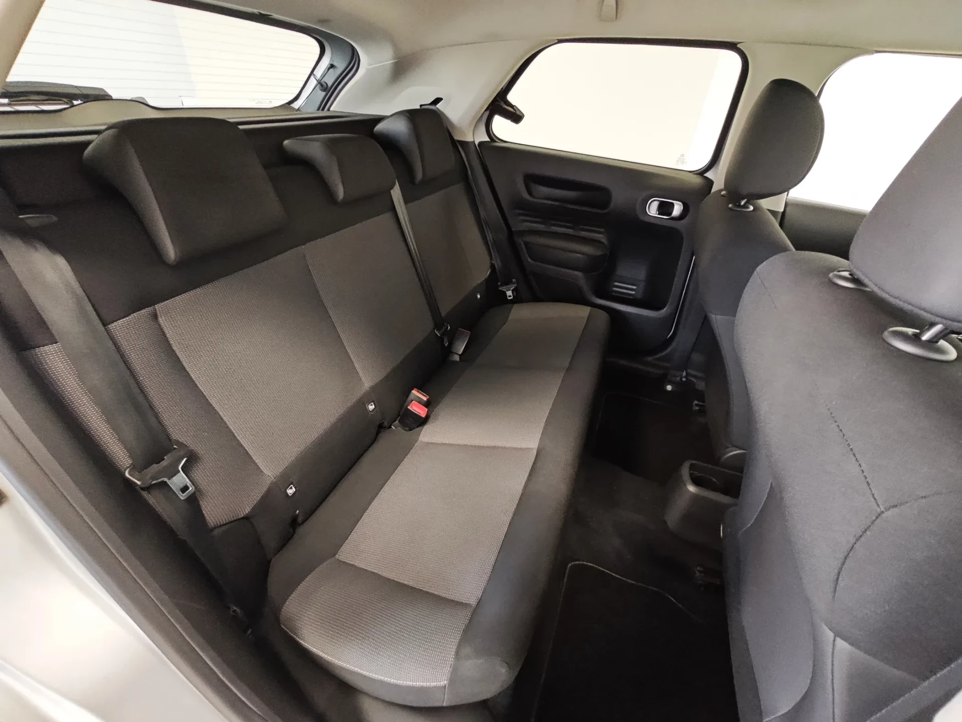 Citroën C4 Cactus 1.2 PureTech Shine 29