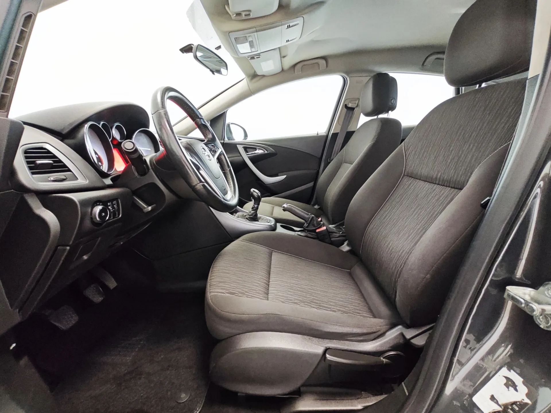 Opel Astra 1.3 CDTi Executive 5