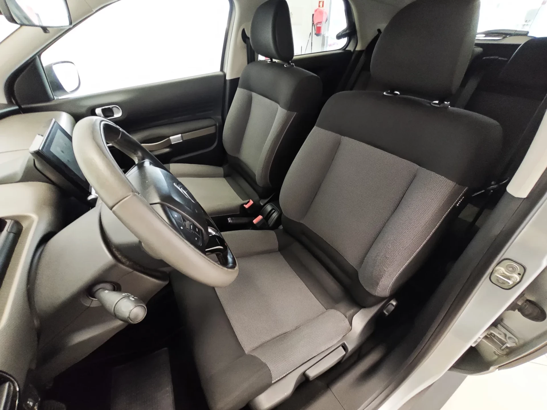 Citroën C4 Cactus 1.2 PureTech Shine 19