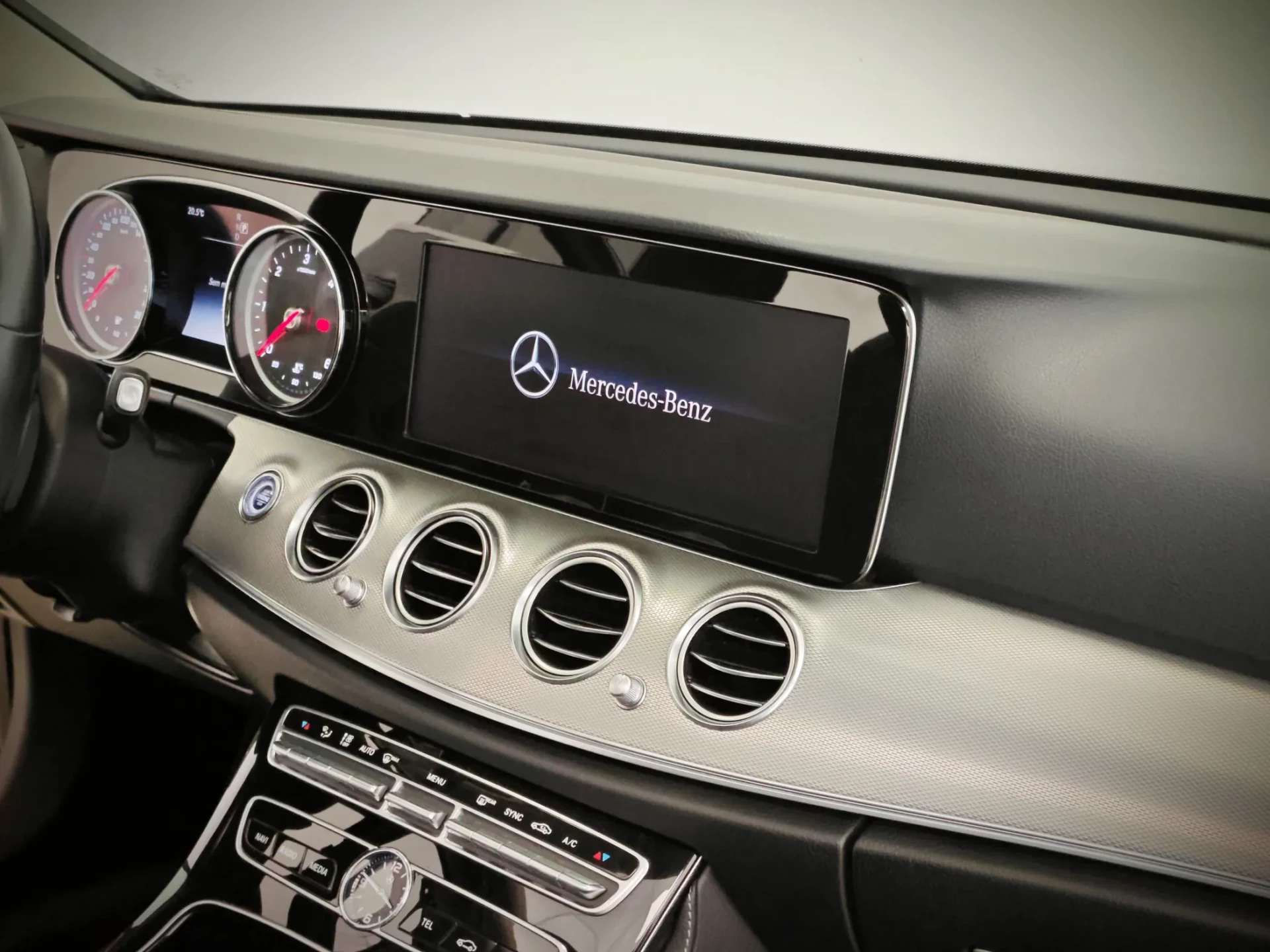 Mercedes-Benz E 220 39