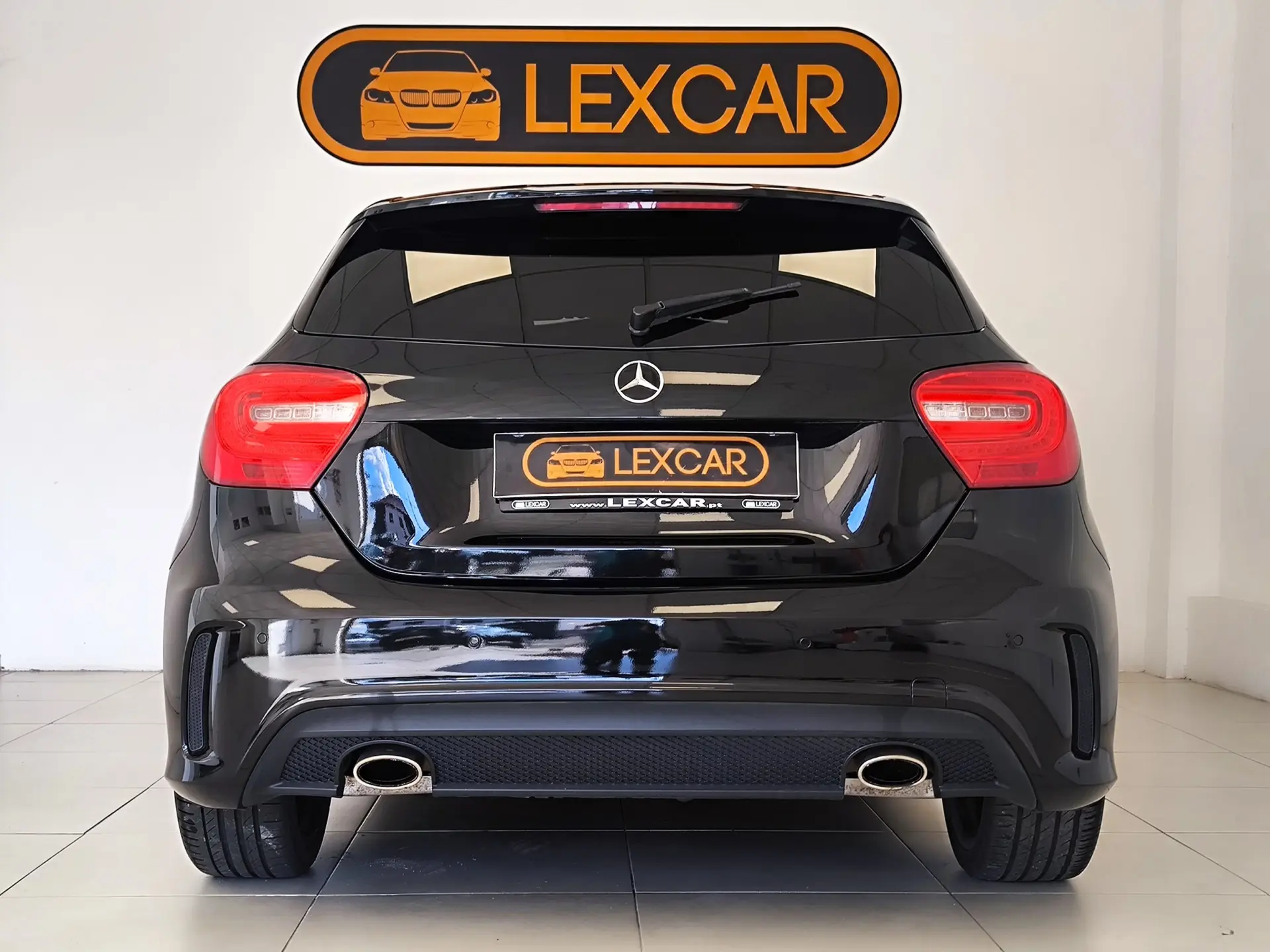 Mercedes-Benz A 180 (BlueEFFICIENCY) AMG Sport 4