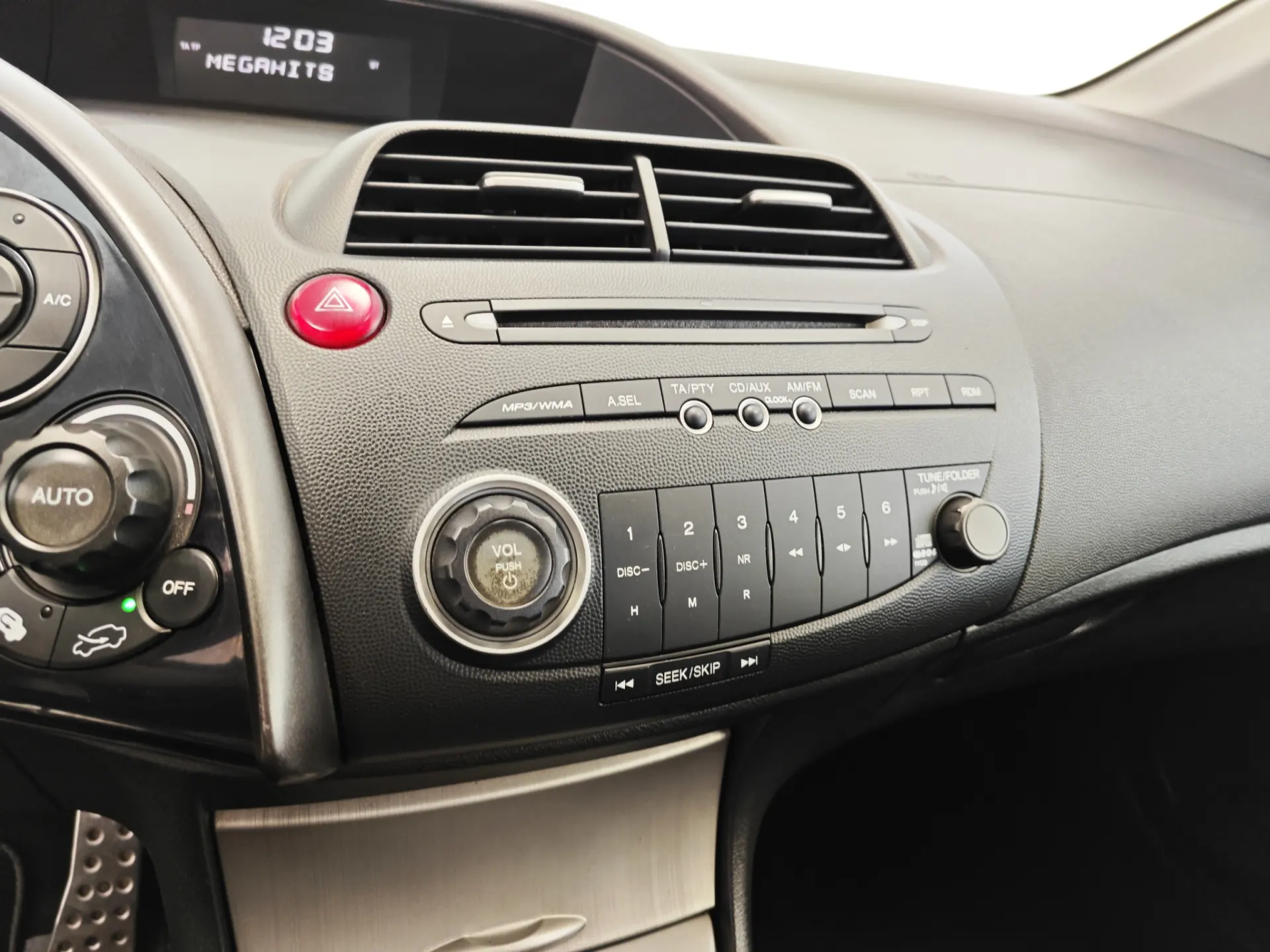 Honda Civic 1.8 VTEC Sport 27