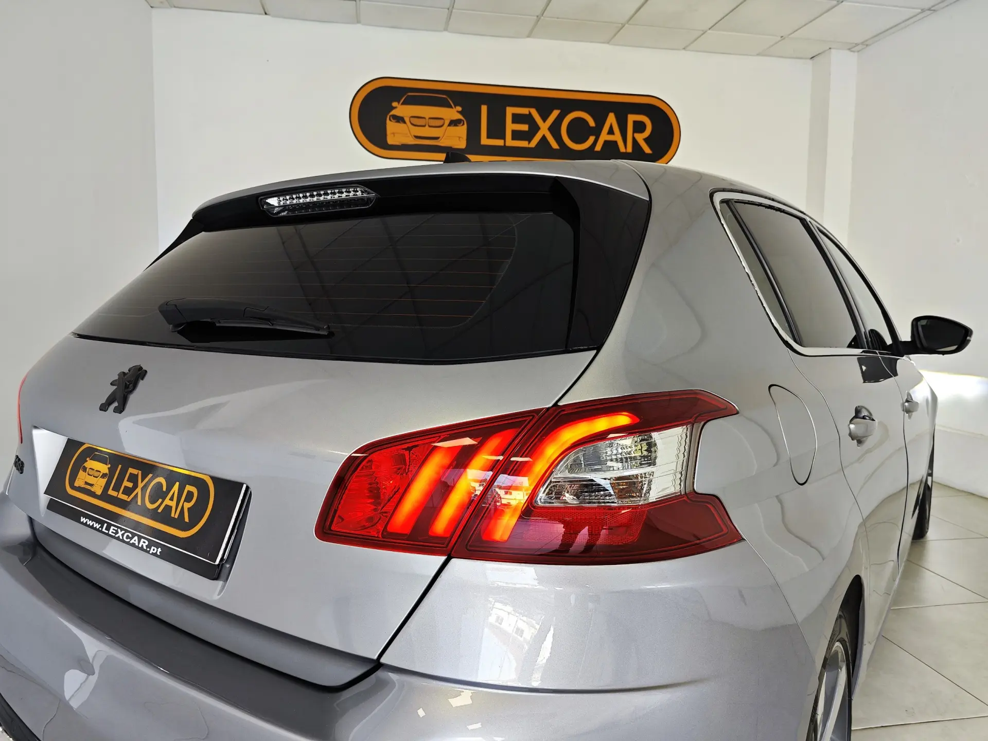 Peugeot 308 1.2 PureTech Allure Pack 18