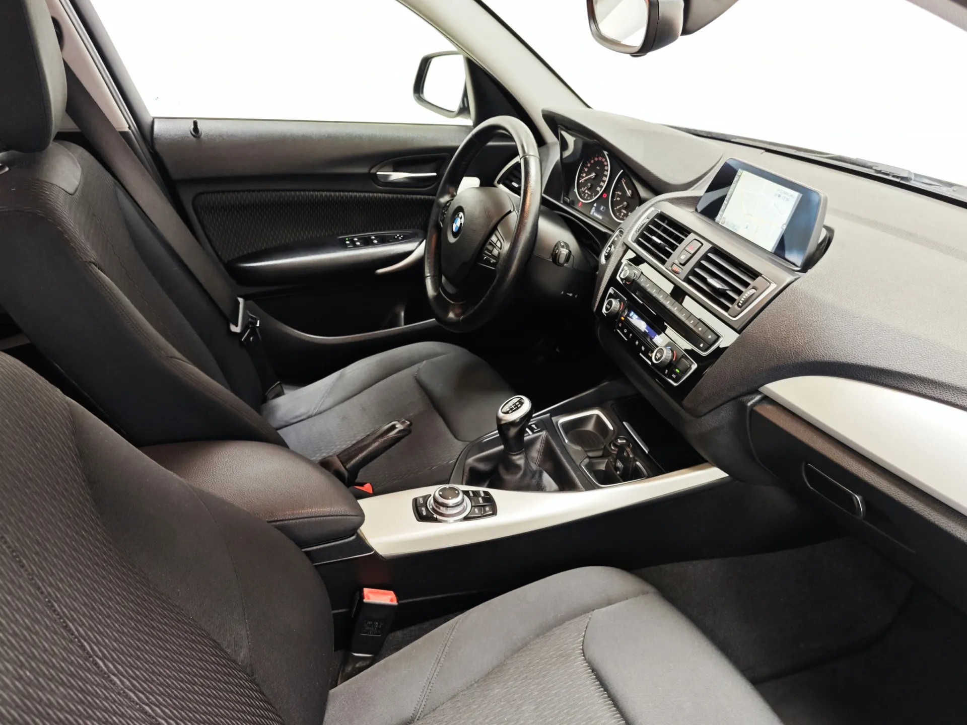 BMW 114 d Line Sport 6