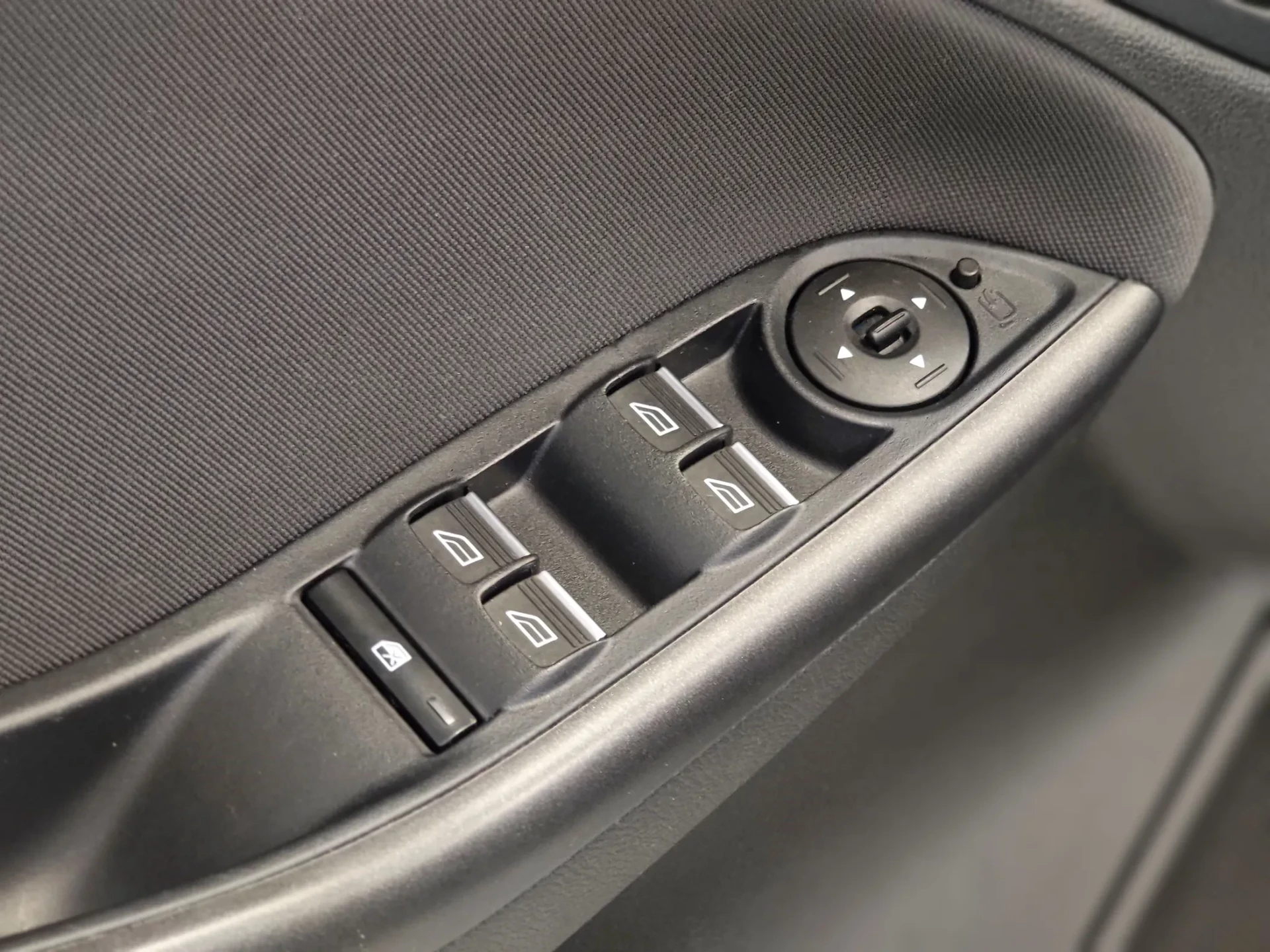 Ford Focus 1.0 EcoBoost S&S ST-Line 22