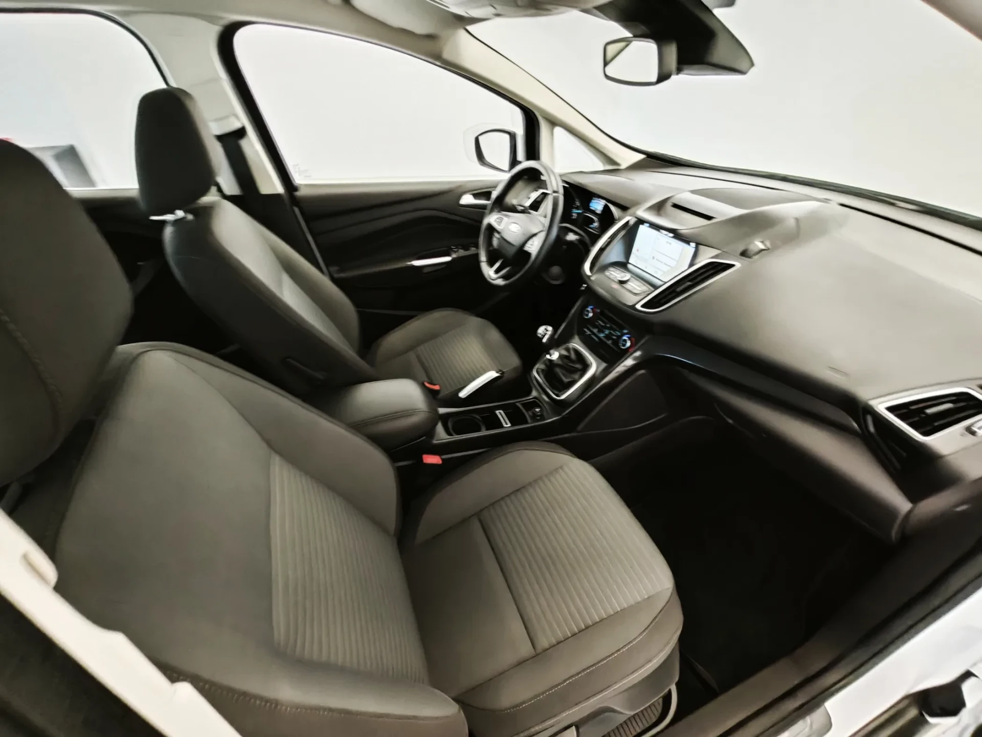 Ford C-Max 1.0 Ecoboost S&S Titanium 43