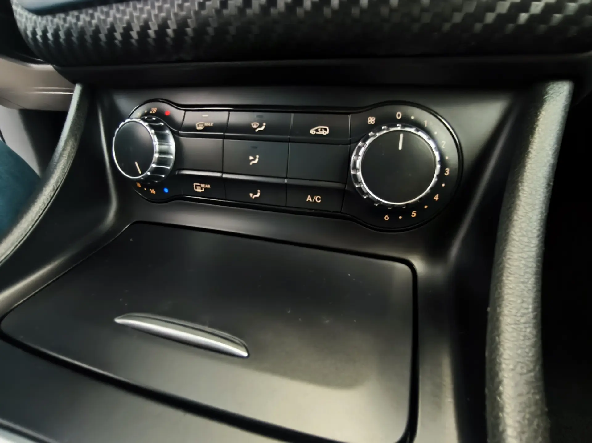 Mercedes-Benz A 180 (BlueEFFICIENCY) AMG Sport 55