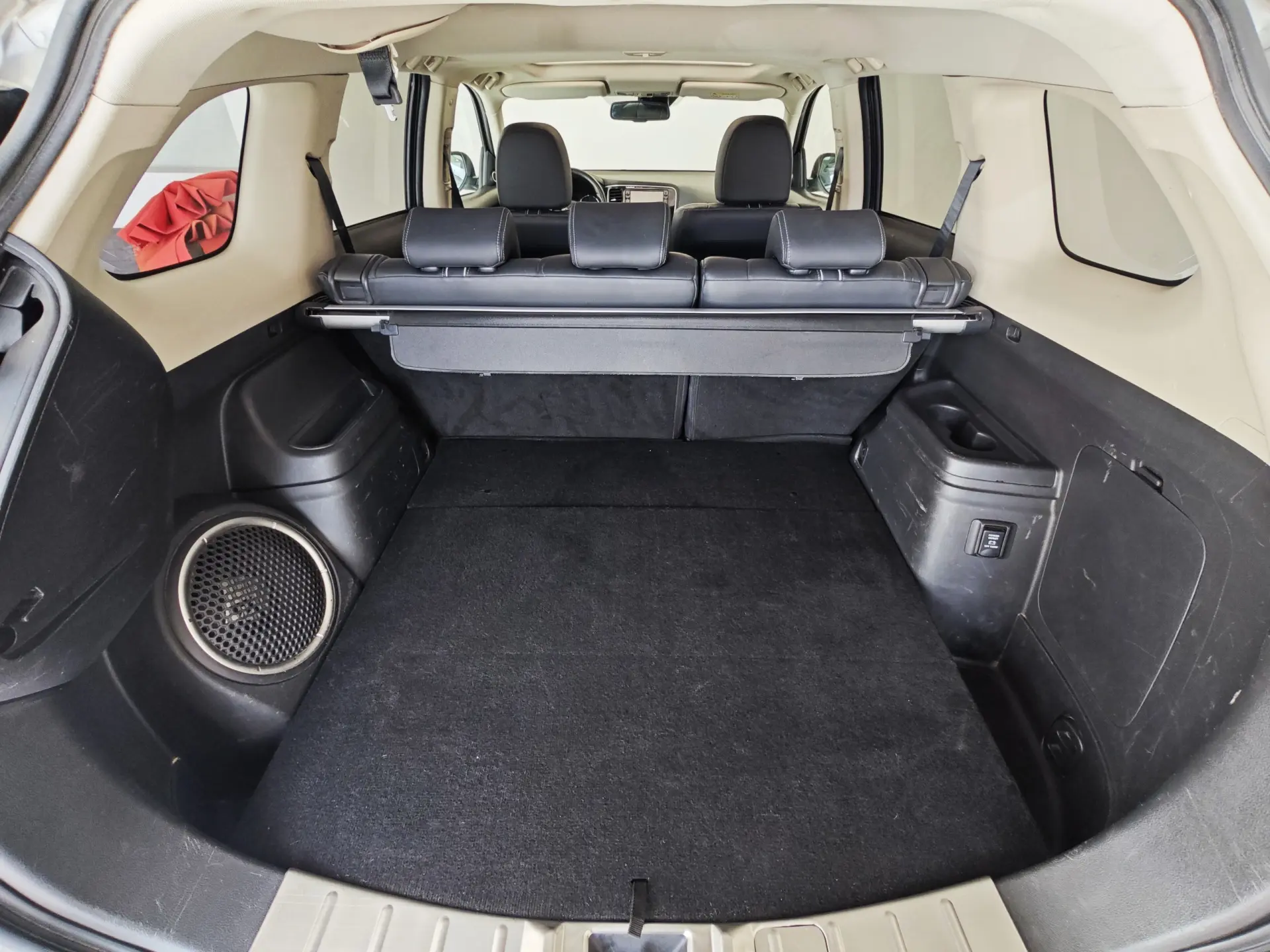 Mitsubishi Outlander 2.0 PHEV Instyle 9