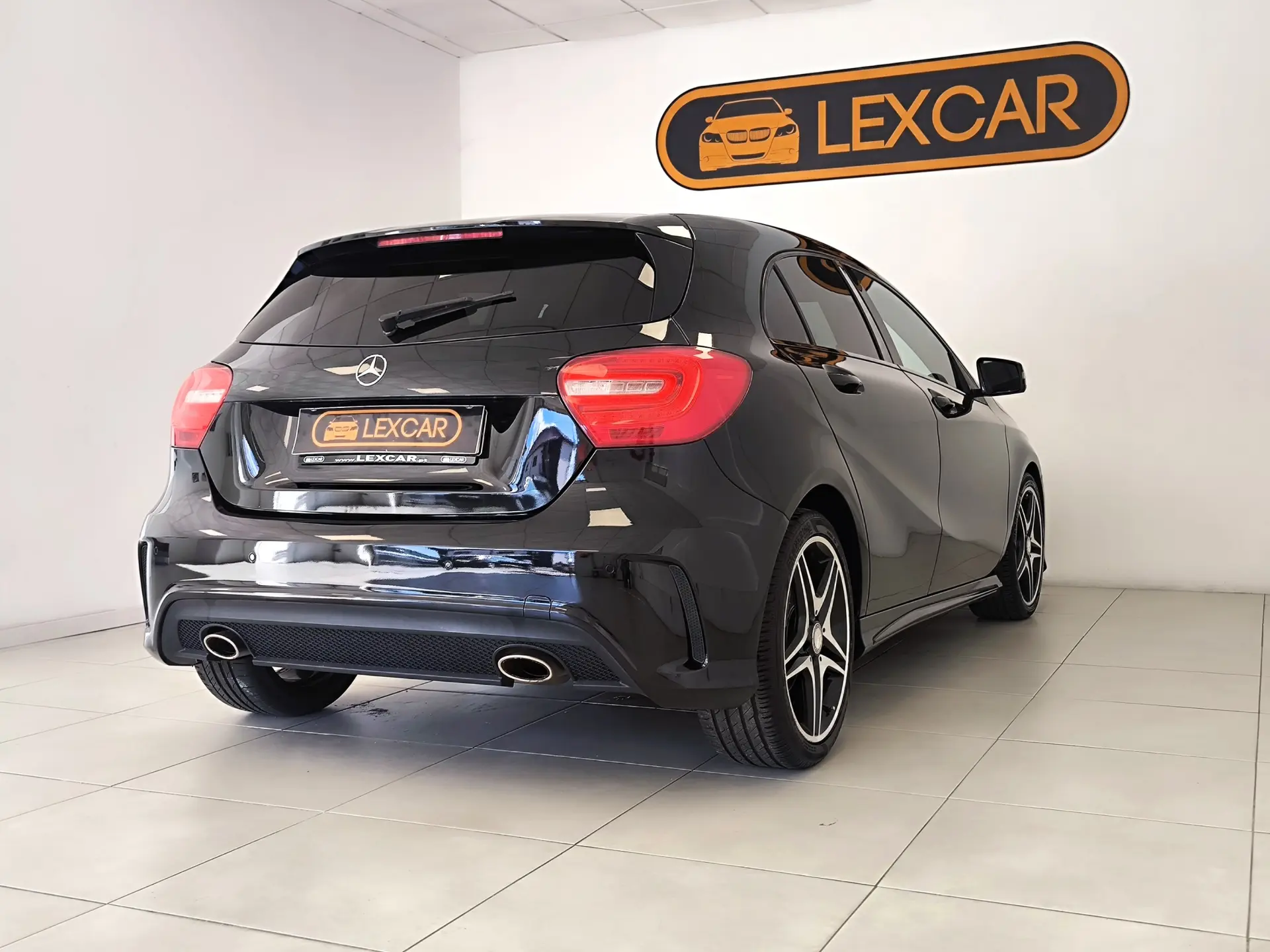 Mercedes-Benz A 180 (BlueEFFICIENCY) AMG Sport 32