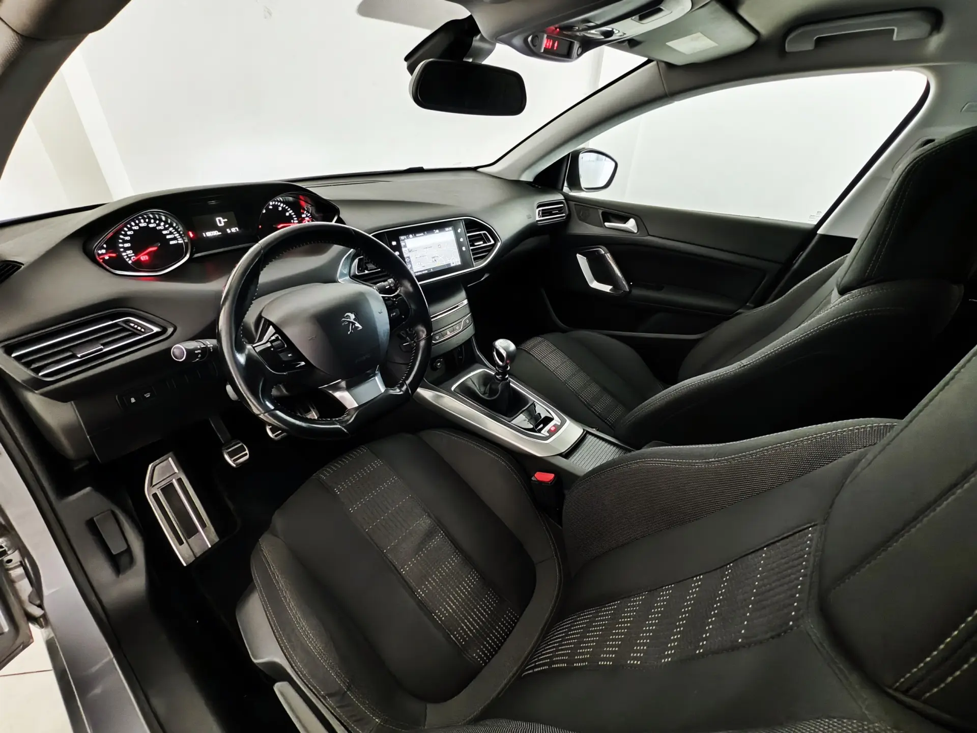 Peugeot 308 1.2 PureTech Allure Pack 7