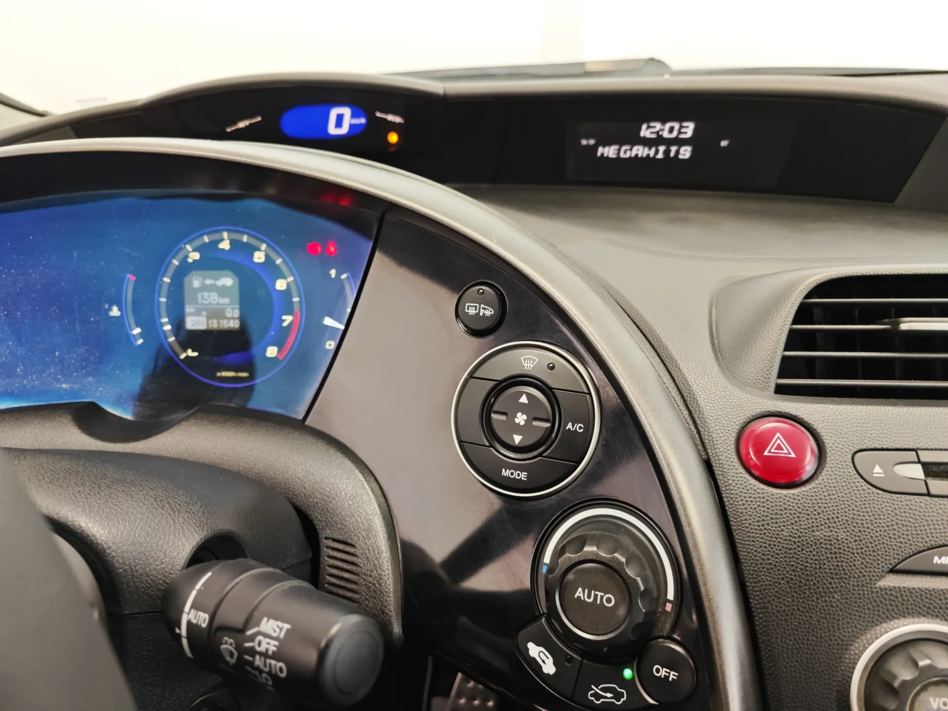 Honda Civic 1.8 VTEC Sport 29