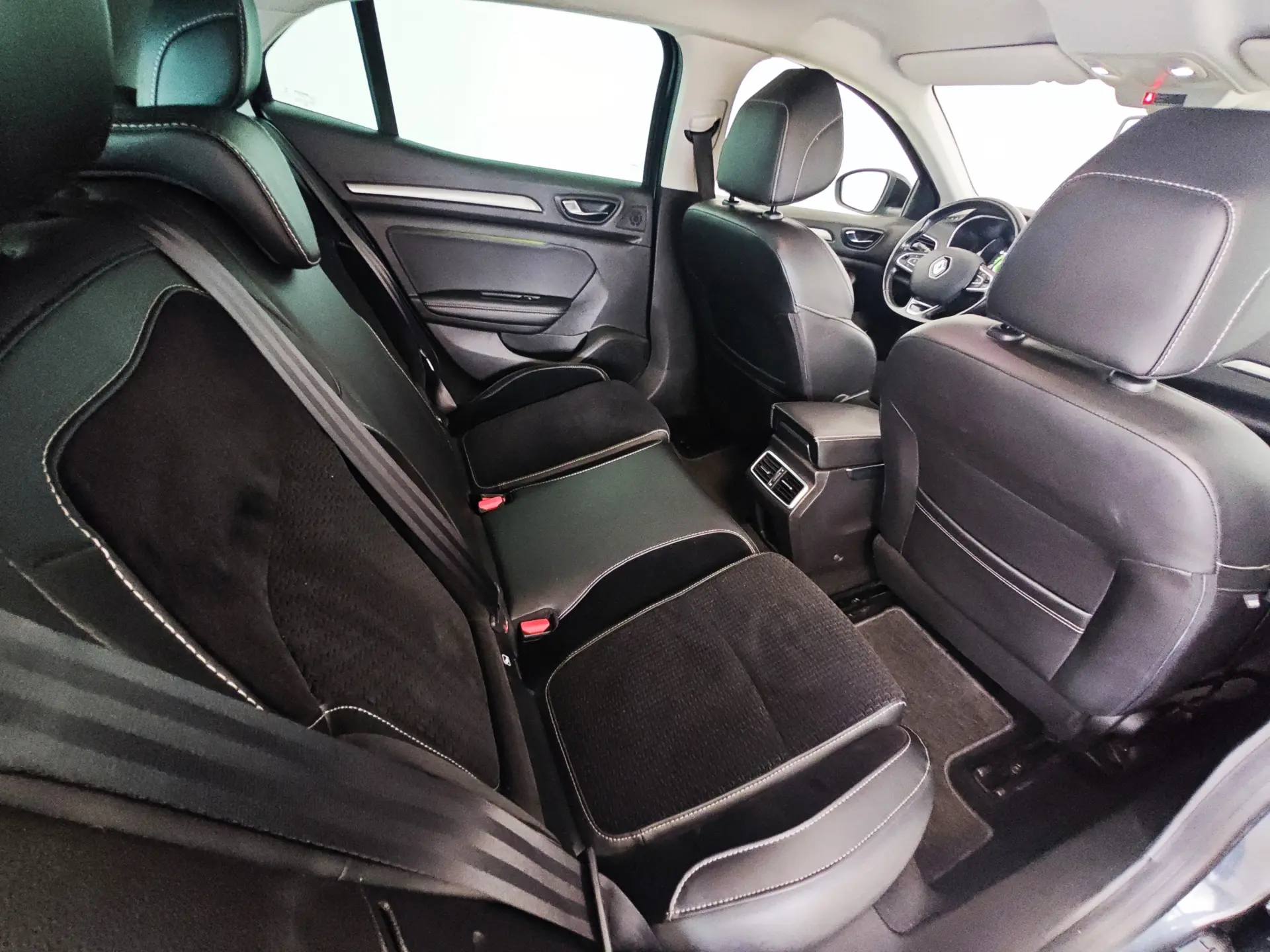 Renault Mégane ENERGY TCe 130 EDC INTENS 31