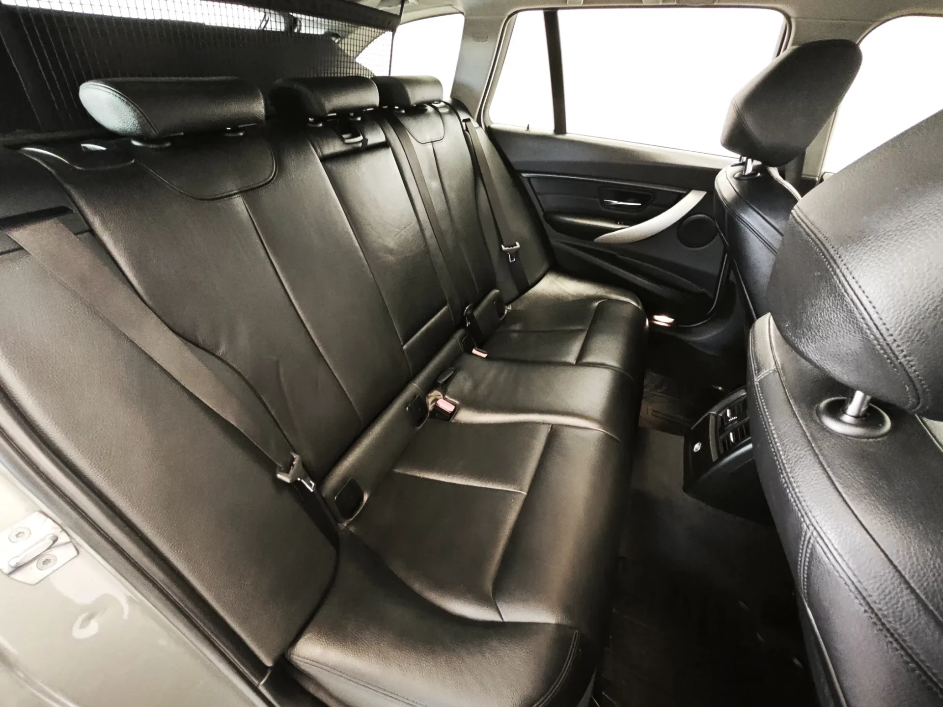 BMW 318 d Touring Line Luxury 8