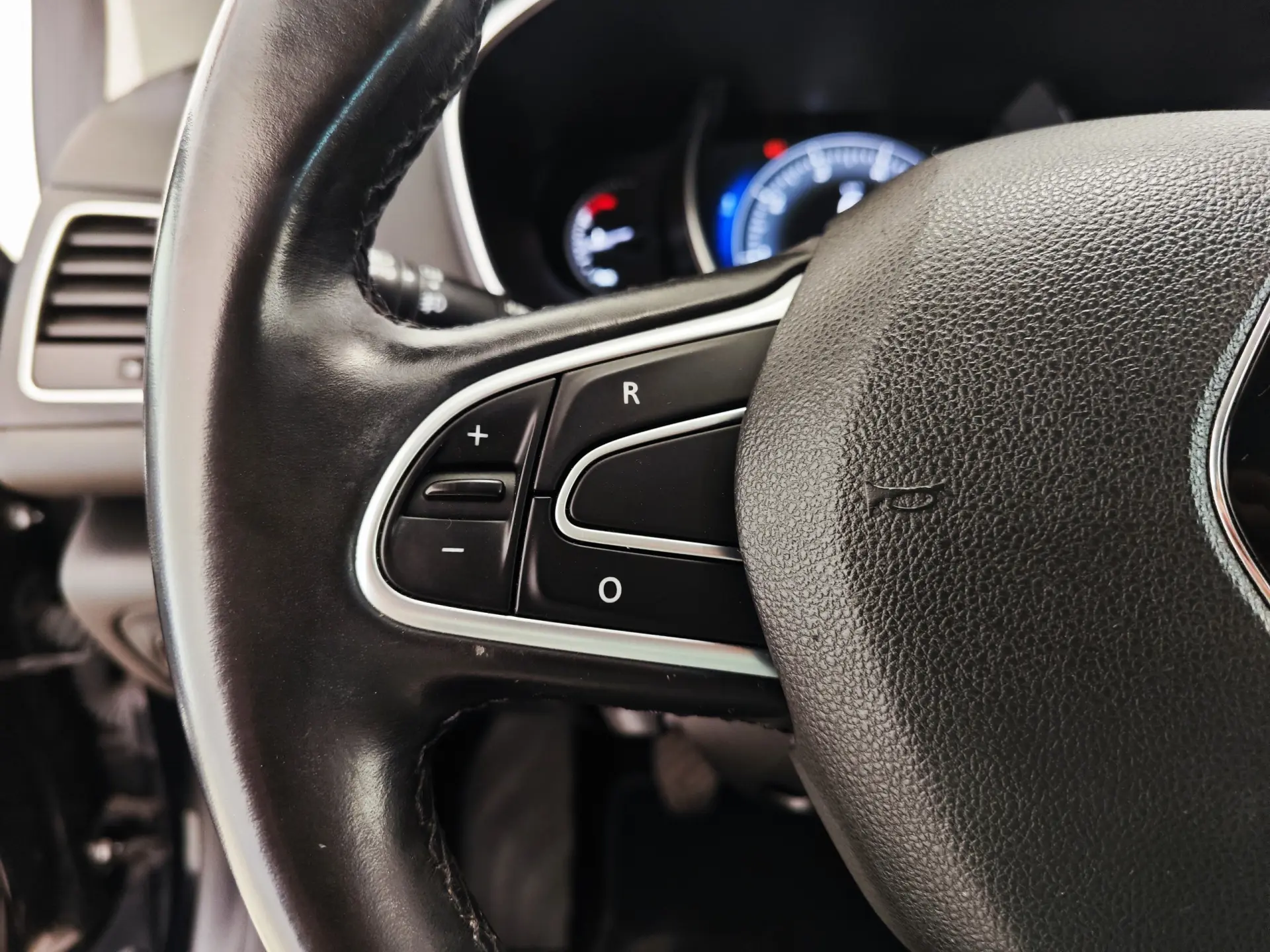 Renault Mégane ENERGY TCe 130 INTENS 29