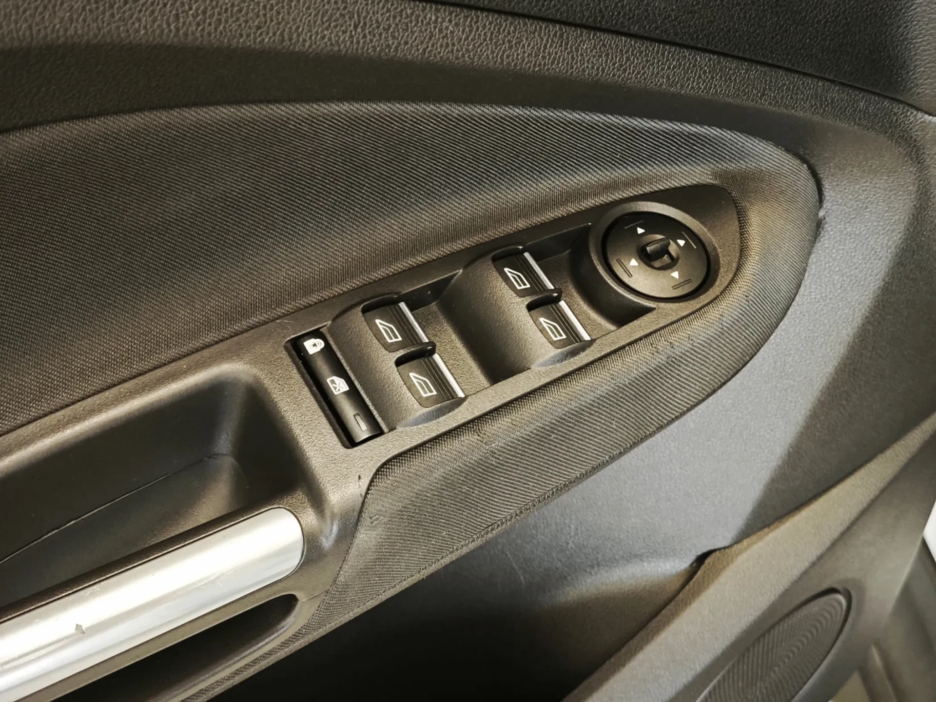 Ford C-Max 1.0 Ecoboost S&S Titanium 28