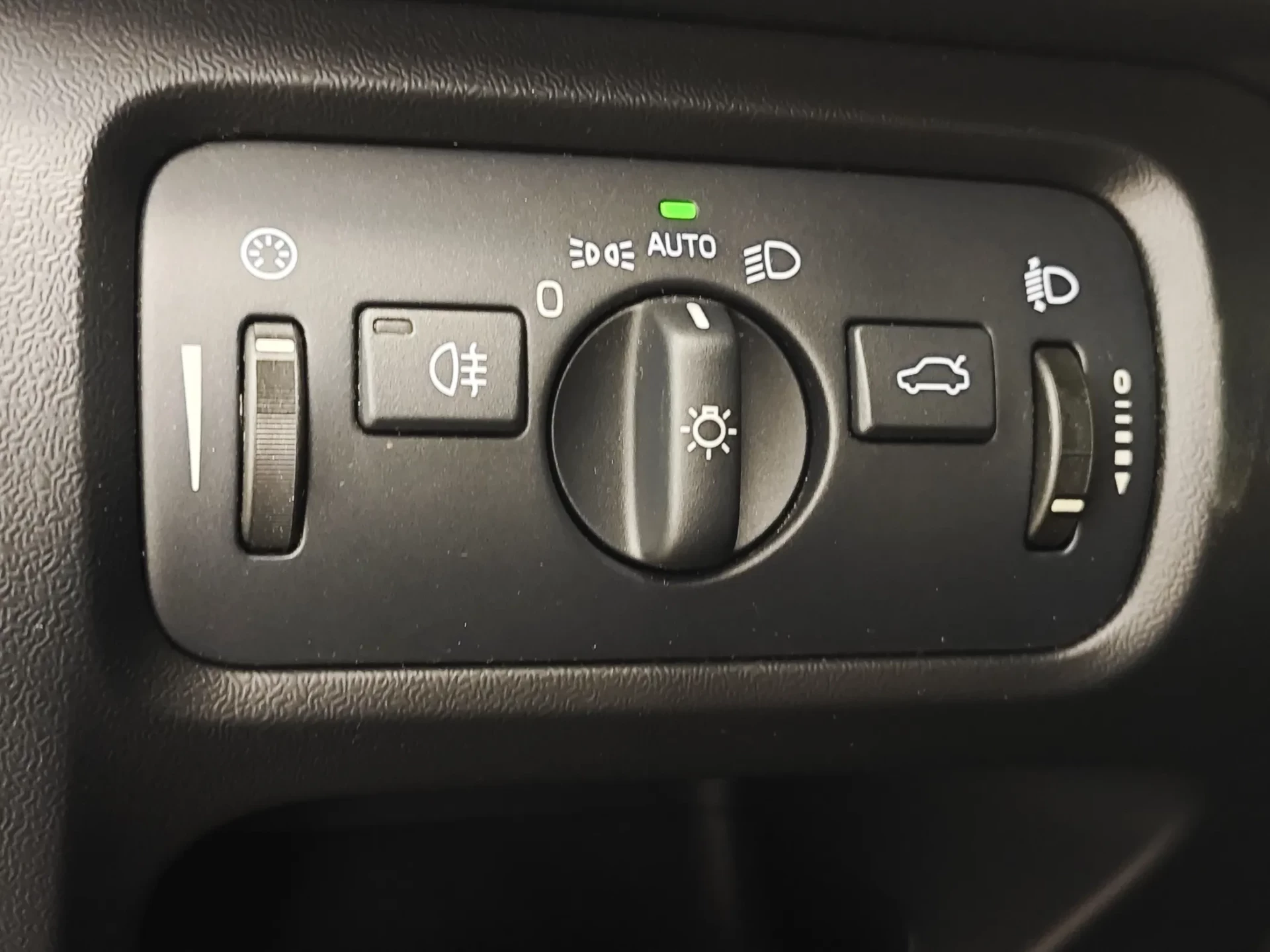 Volvo V40 1.6 D2 Momentum 27