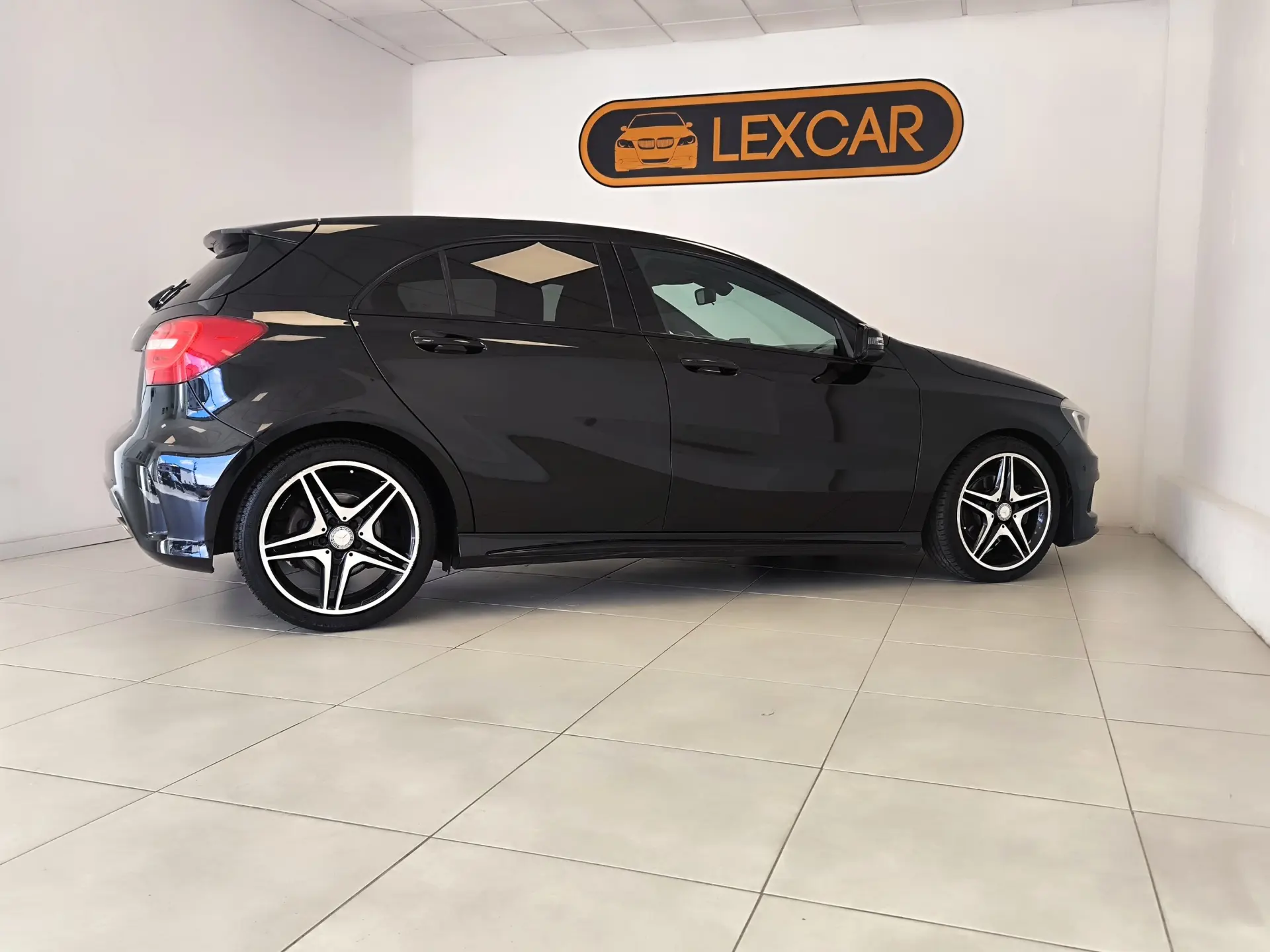 Mercedes-Benz A 180 (BlueEFFICIENCY) AMG Sport 26