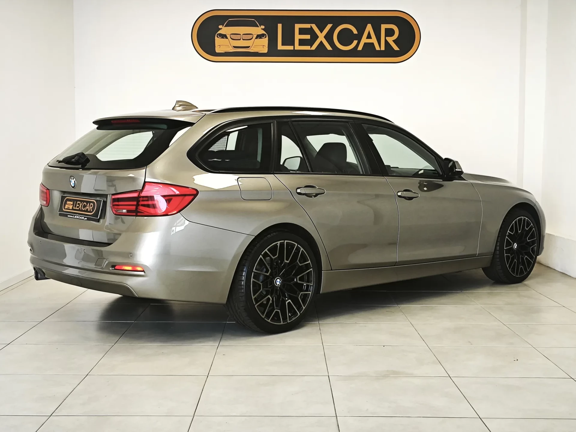 BMW 318 d Touring Line Luxury 23