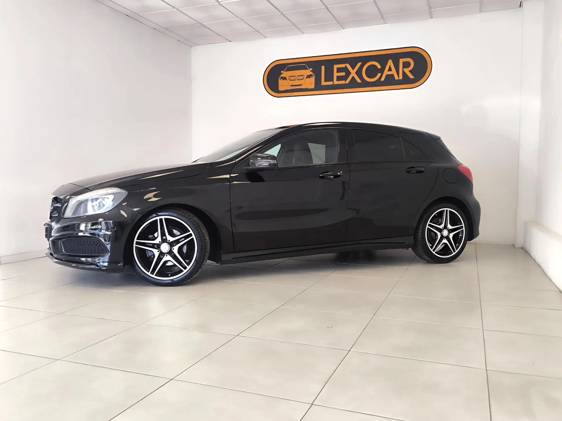 Mercedes-Benz A 180 (BlueEFFICIENCY) AMG Sport 13