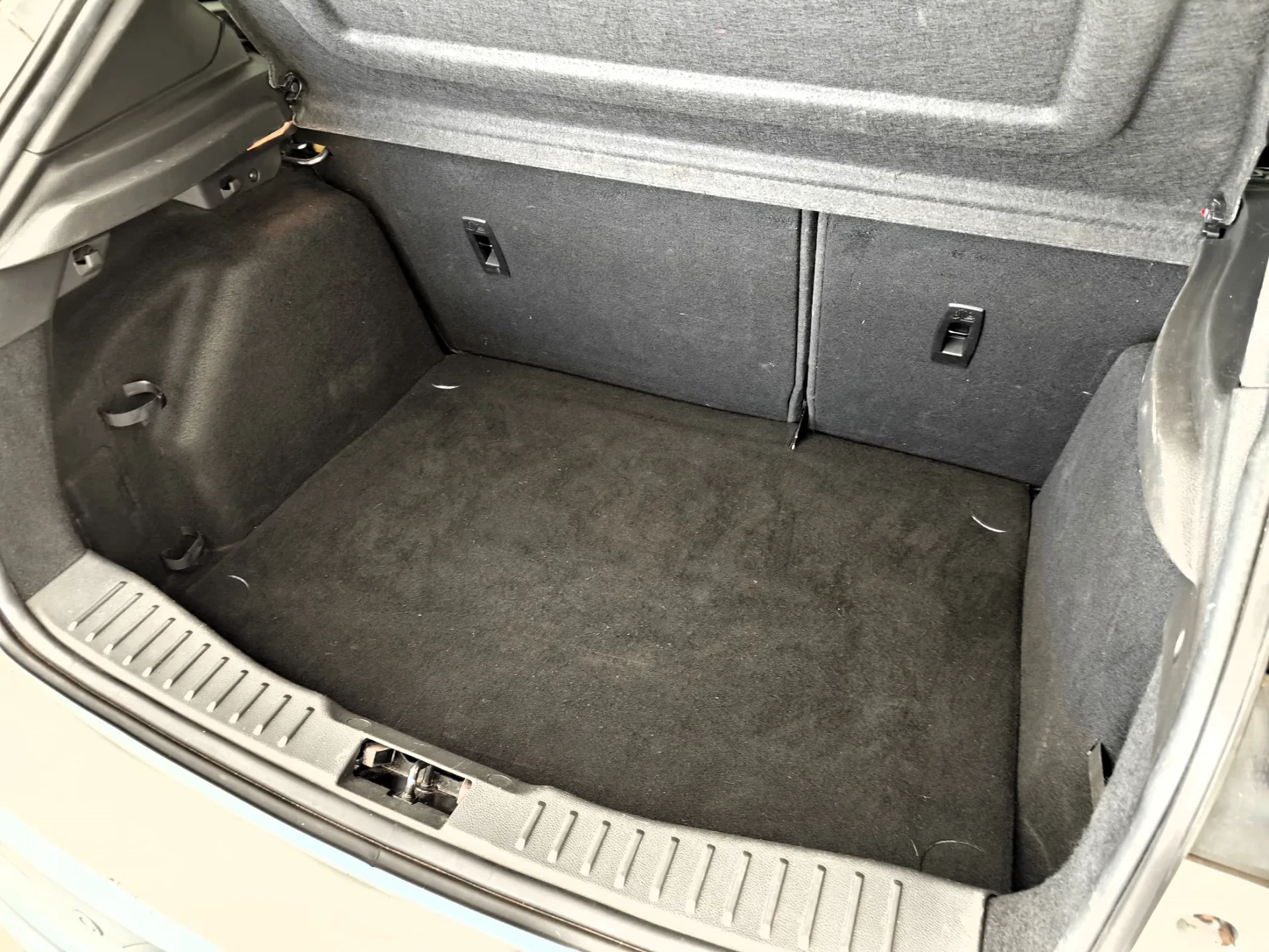 Ford Focus 1.0 EcoBoost S&S ST-Line 42