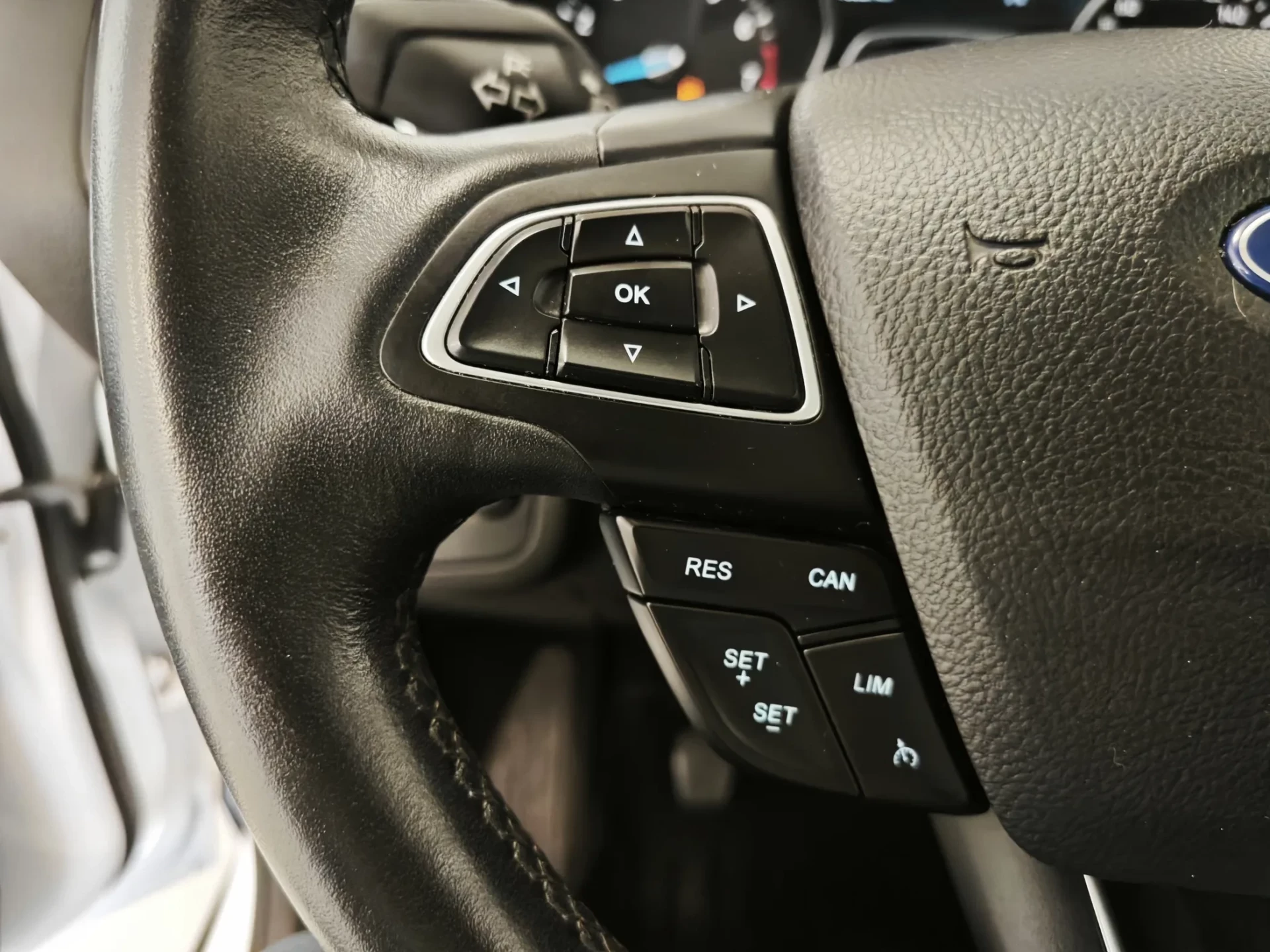 Ford C-Max 1.0 Ecoboost S&S Titanium 34