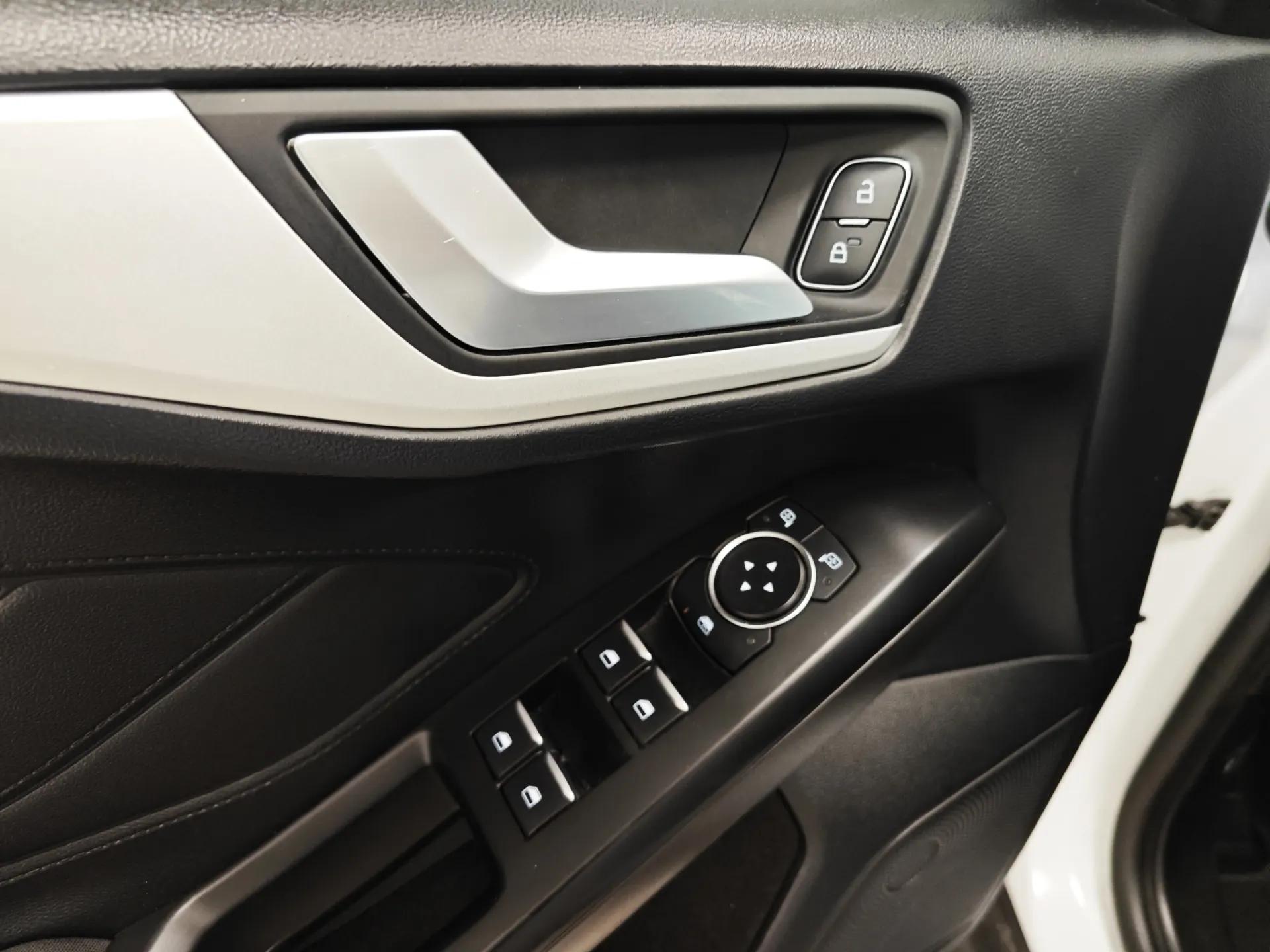 Ford Focus SW 1.0 EcoBoost MHEV Connected 22