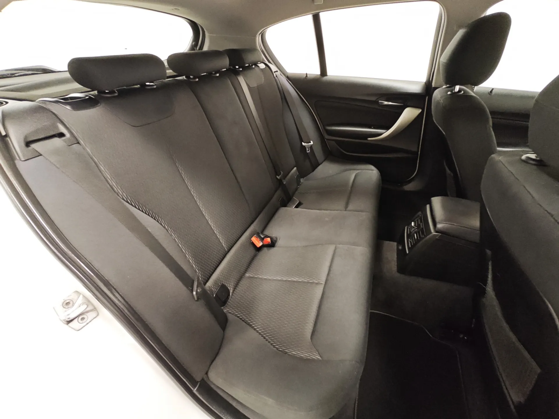 BMW 116 dA Line Sport 9