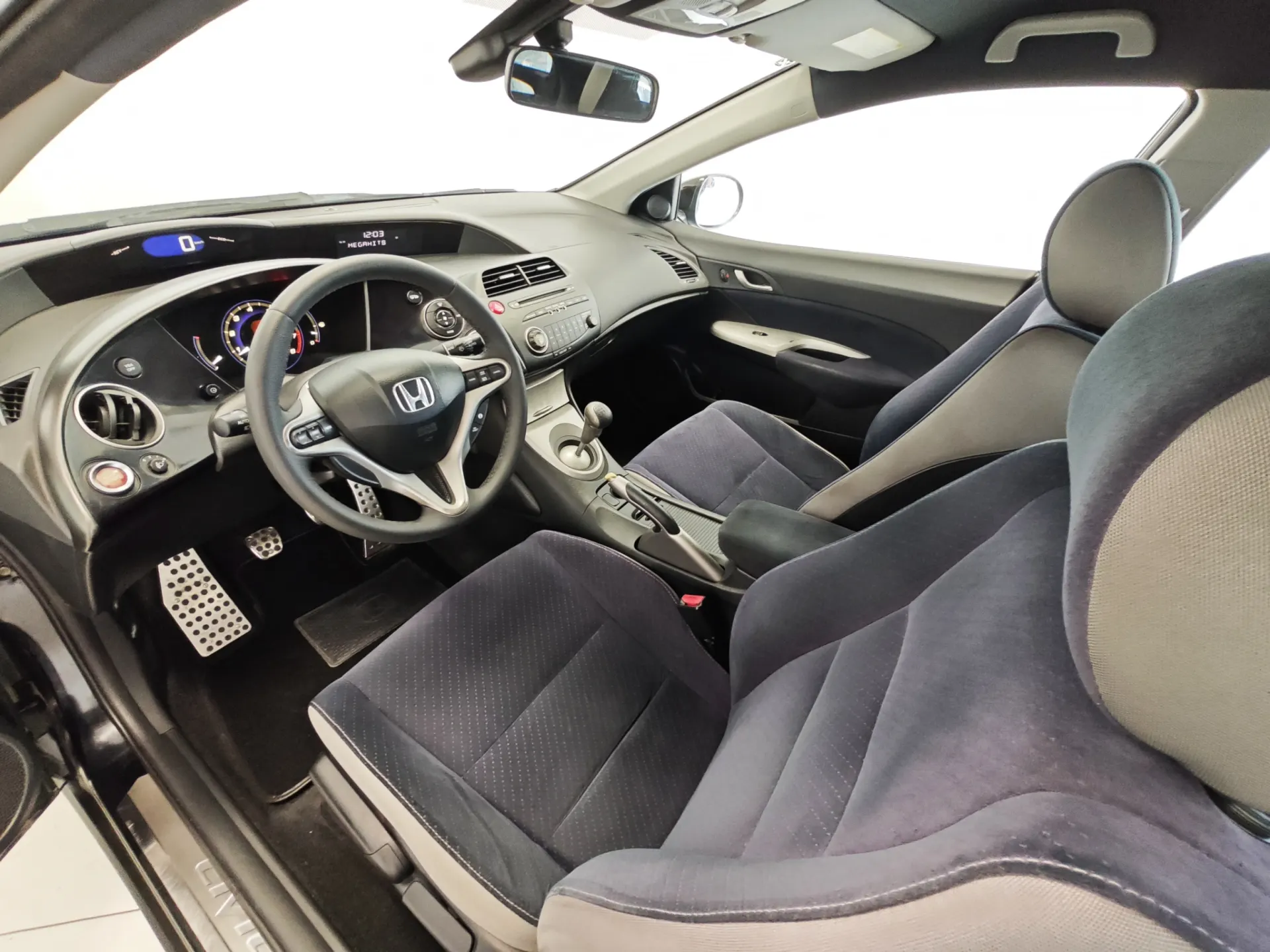 Honda Civic 1.8 VTEC Sport 26