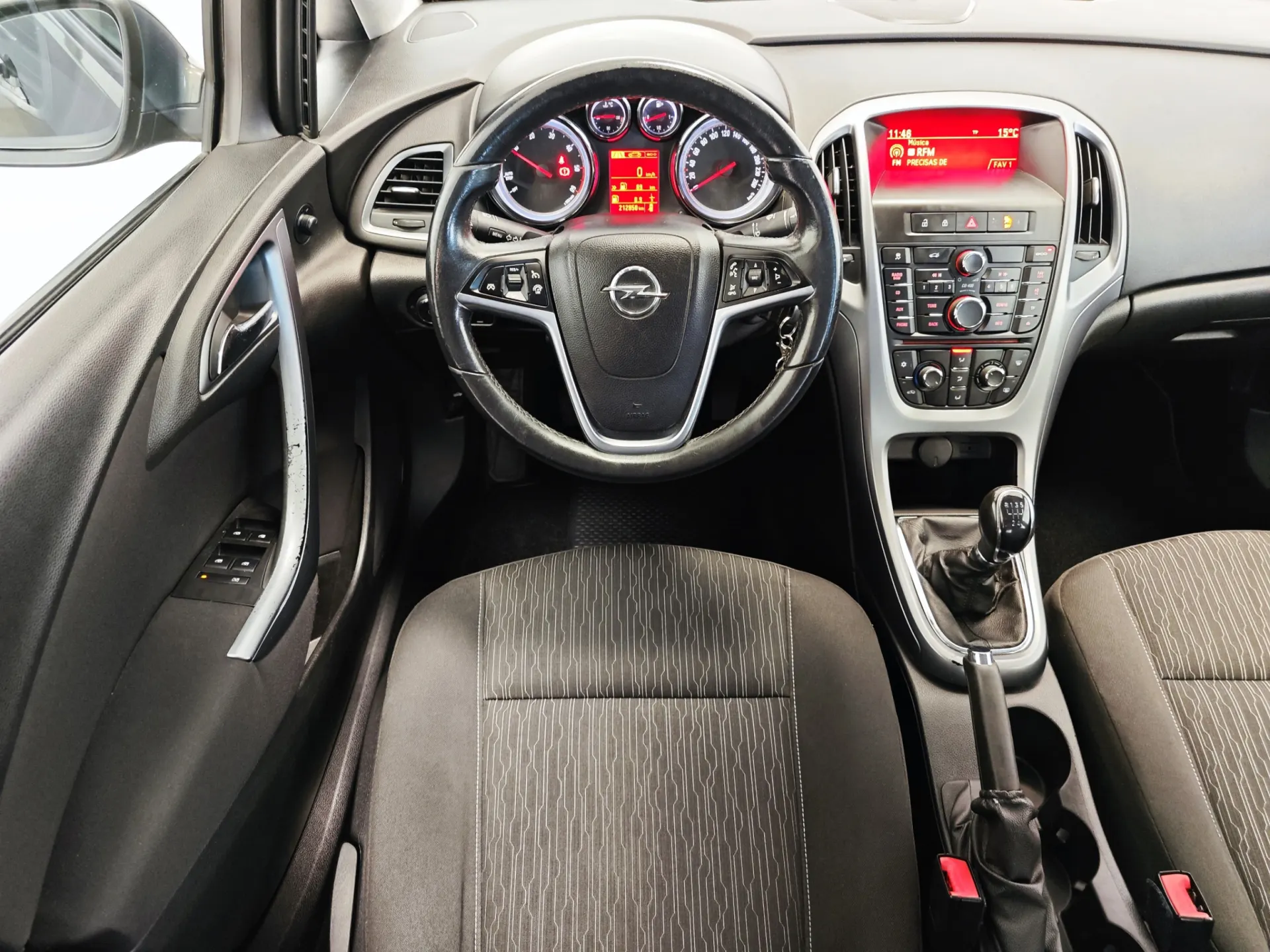 Opel Astra 1.3 CDTi Executive 31