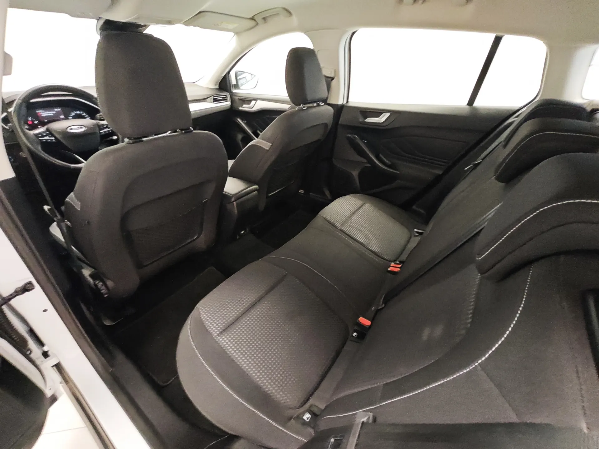 Ford Focus SW 1.0 EcoBoost MHEV Connected 8