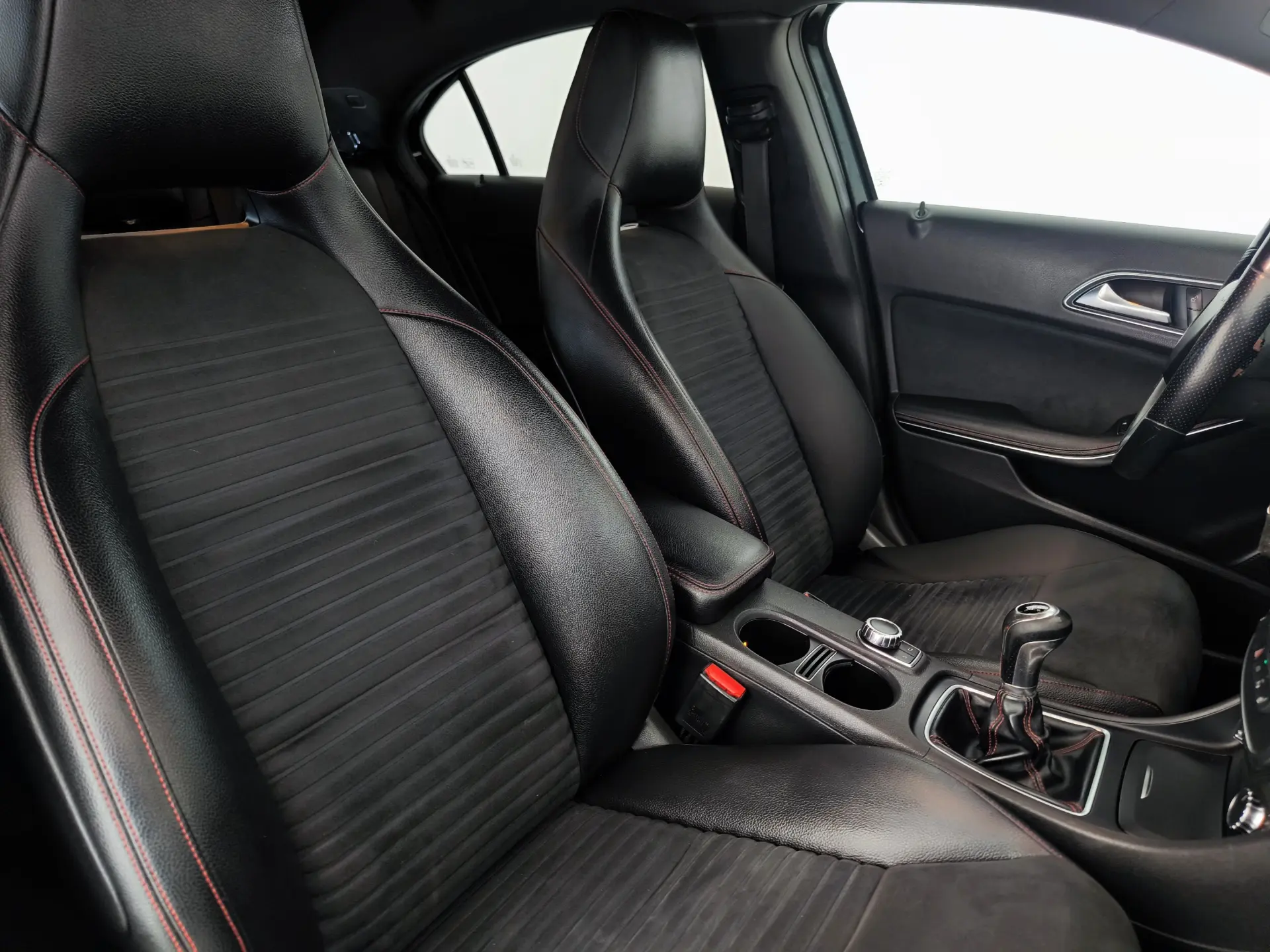 Mercedes-Benz A 180 (BlueEFFICIENCY) AMG Sport 43