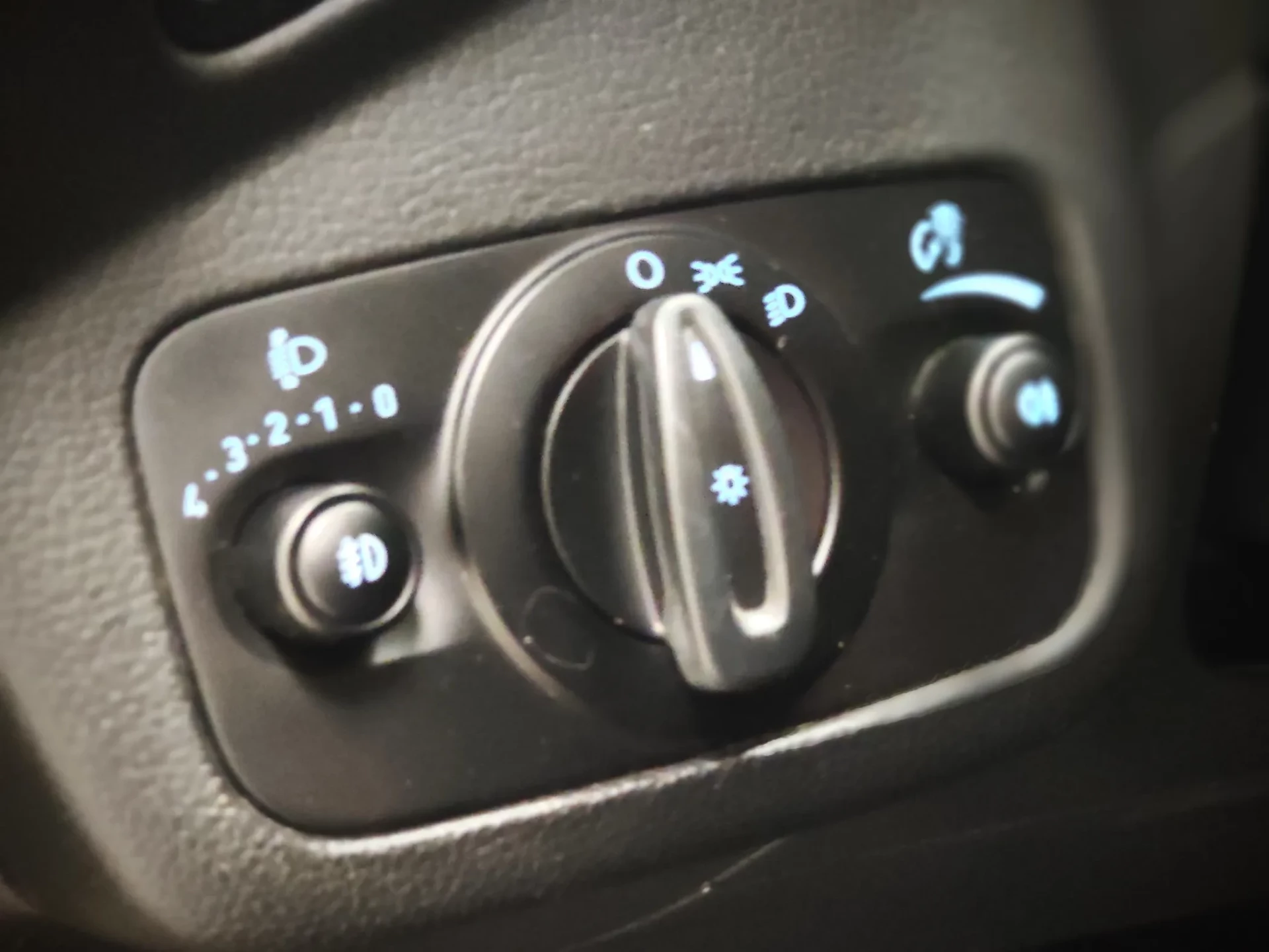 Ford C-Max 1.5 TDCi S&S Trend 37