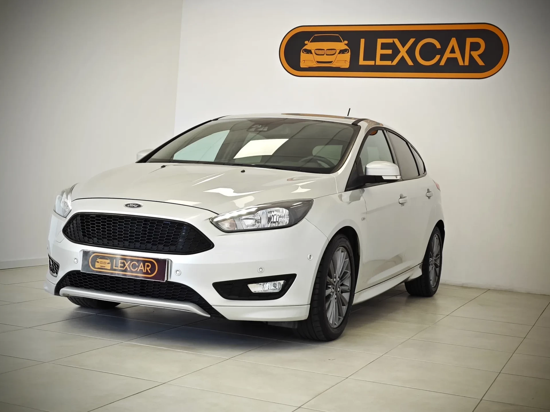 Ford Focus 1.0 EcoBoost S&S ST-Line 18