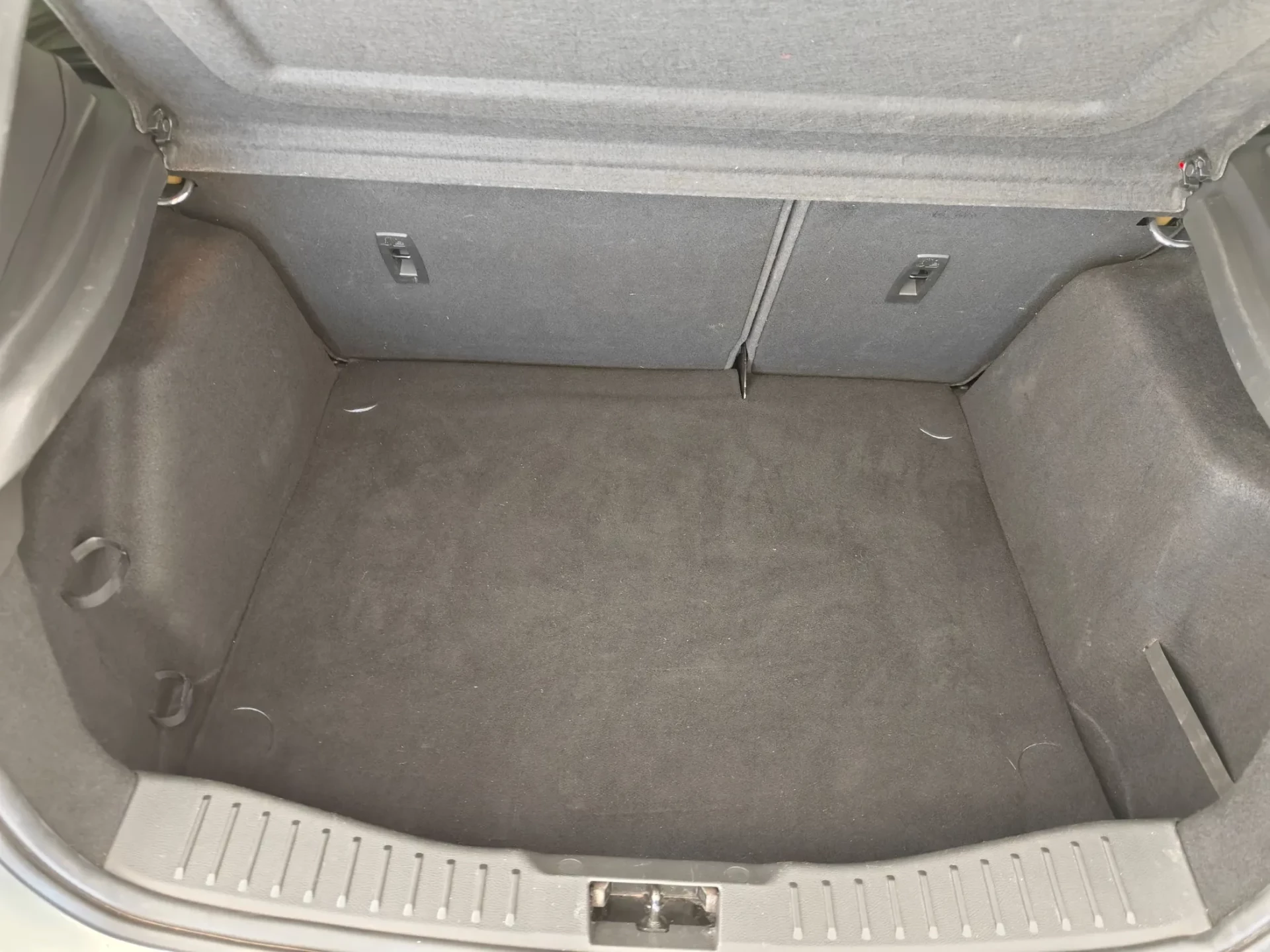 Ford Focus 1.0 EcoBoost S&S ST-Line 9