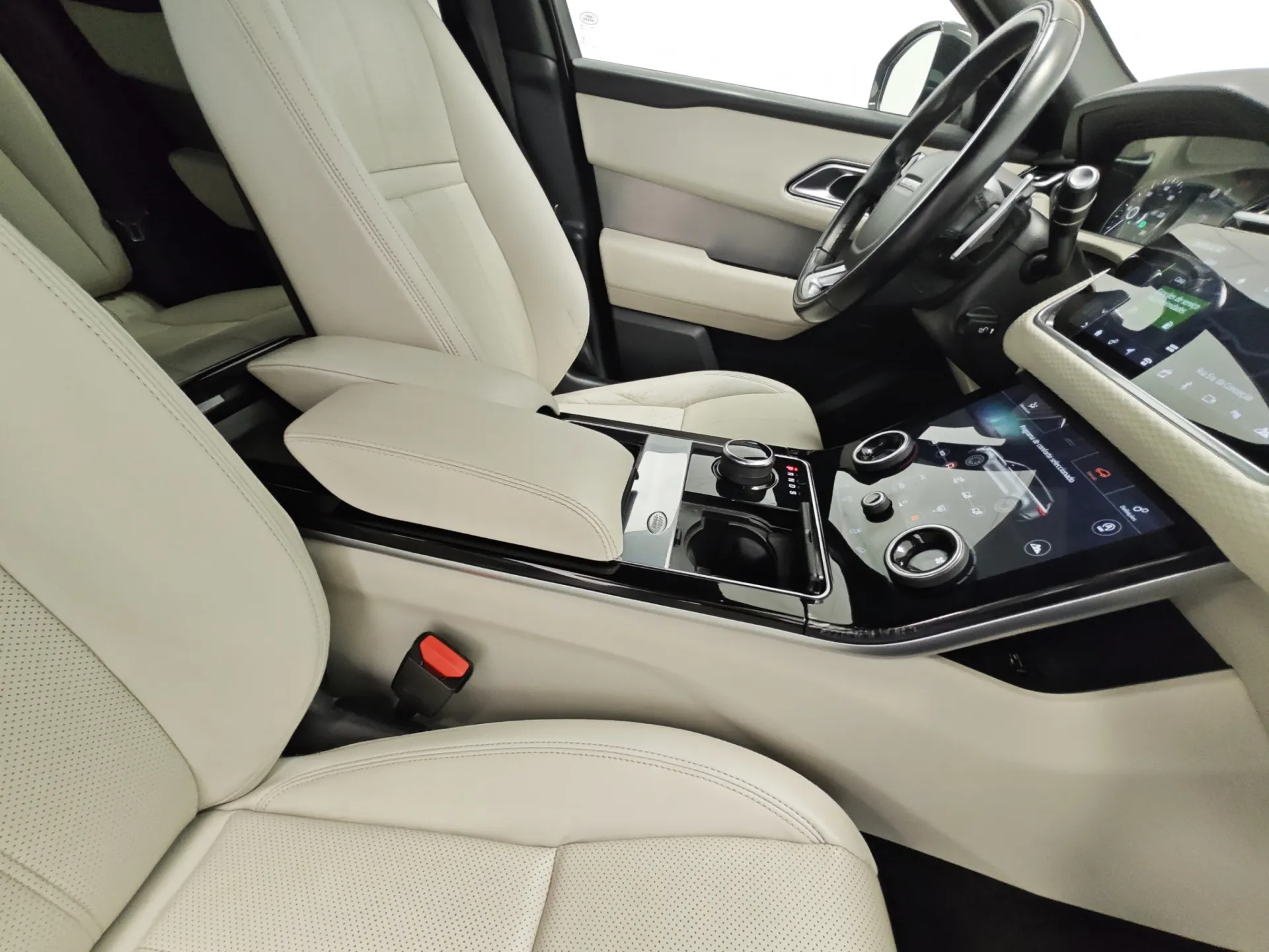 Land Rover Range Rover Velar 2.0 D R-Dynamic 54