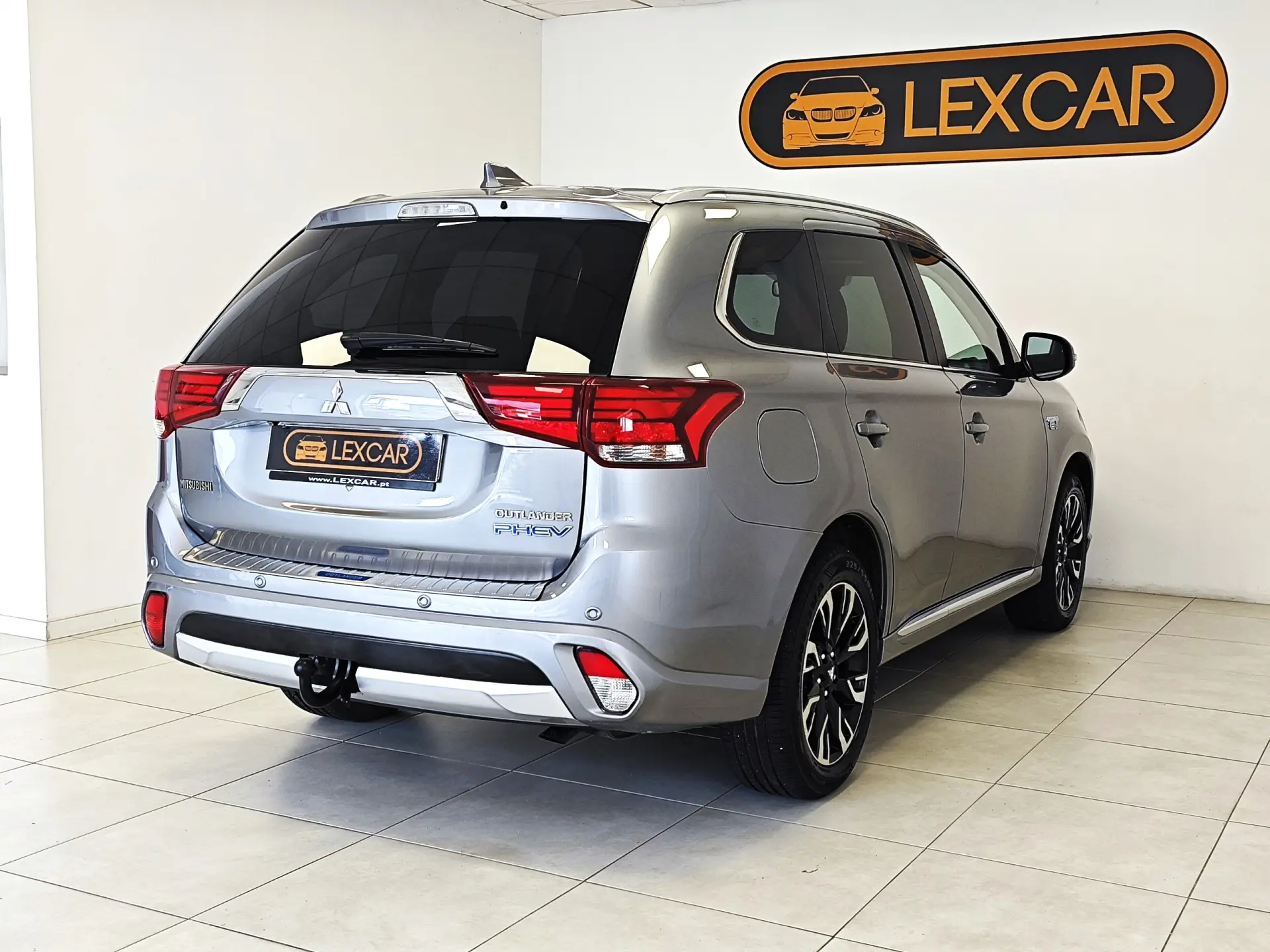 Mitsubishi Outlander 2.0 PHEV Instyle 28