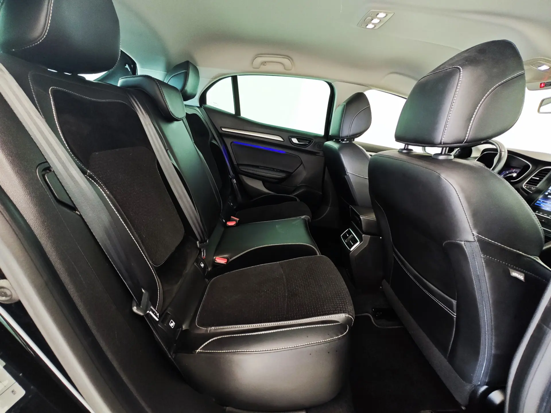 Renault Mégane ENERGY TCe 130 INTENS 45