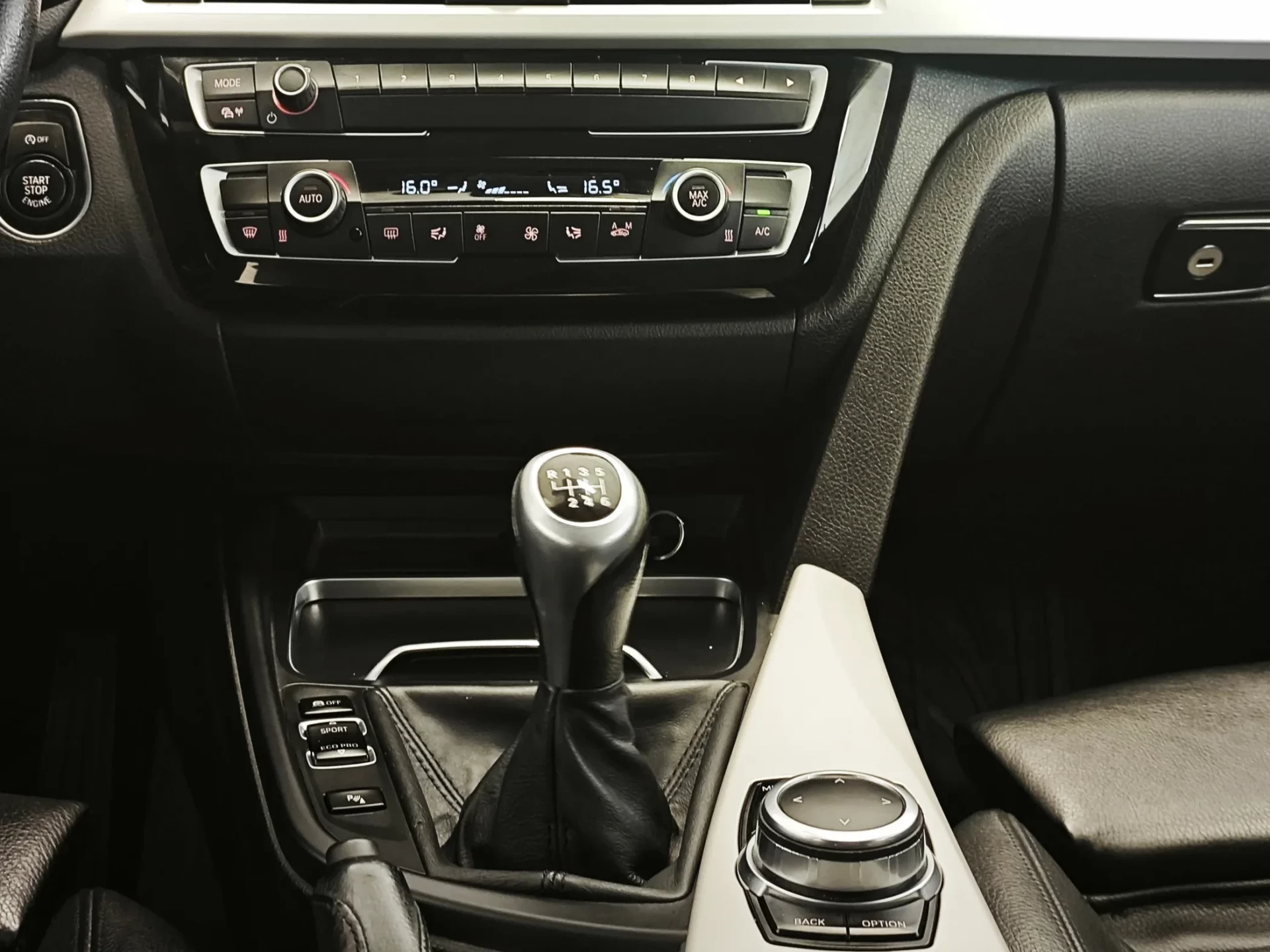 BMW 318 d Touring Line Luxury 30