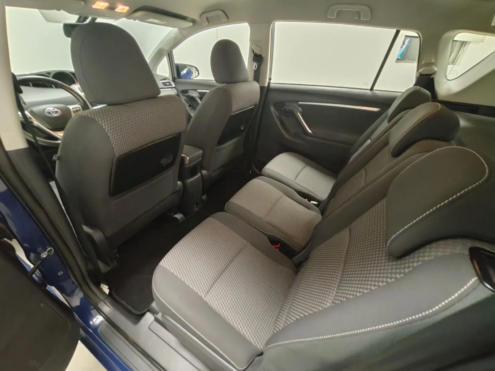 Toyota Corolla Verso 1.6 D-4D 5L S&S Comfort 9