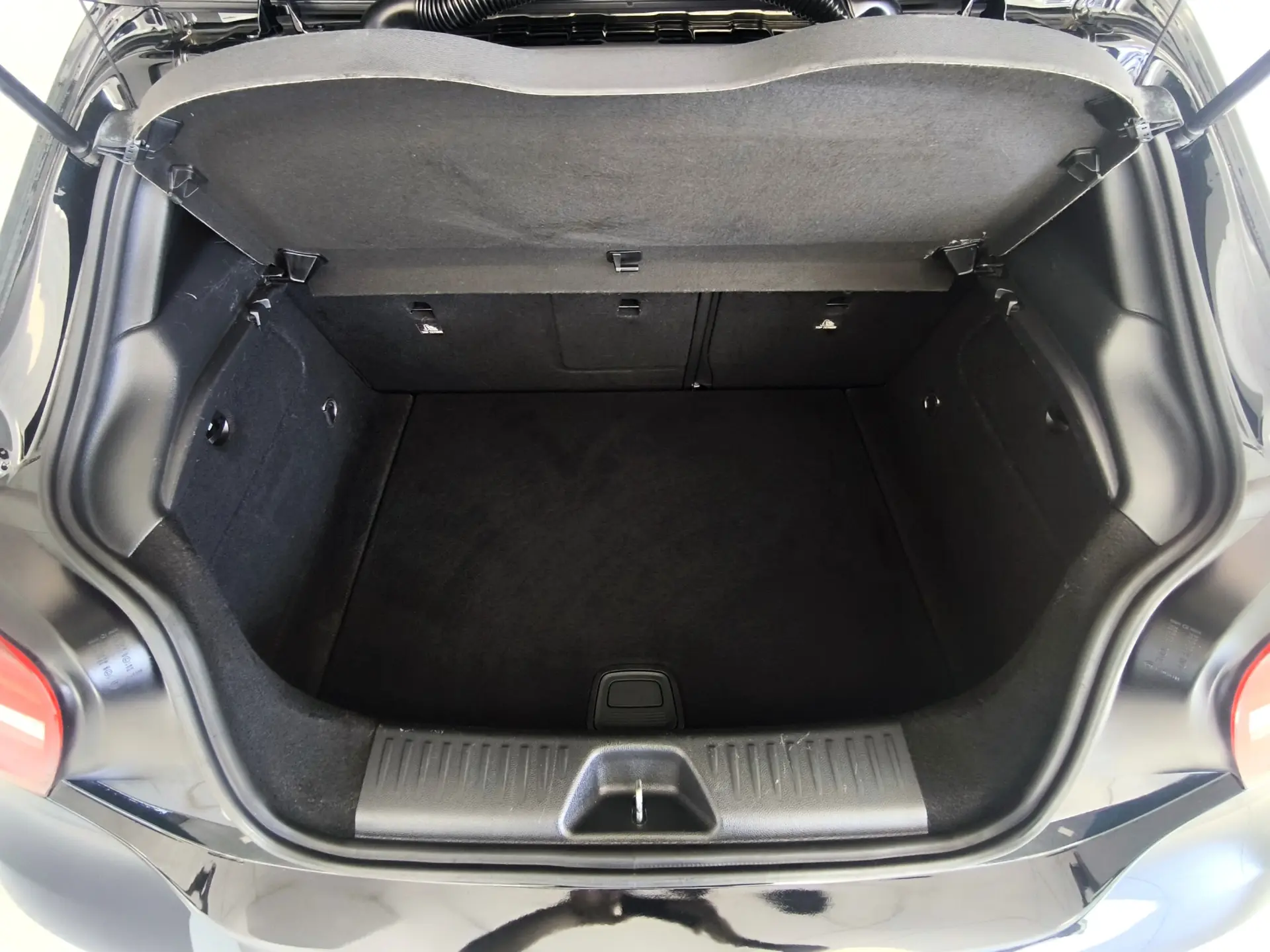 Mercedes-Benz A 180 (BlueEFFICIENCY) AMG Sport 9