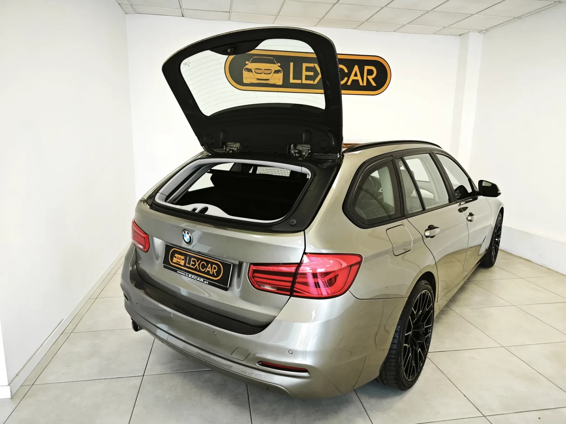 BMW 318 d Touring Line Luxury 12