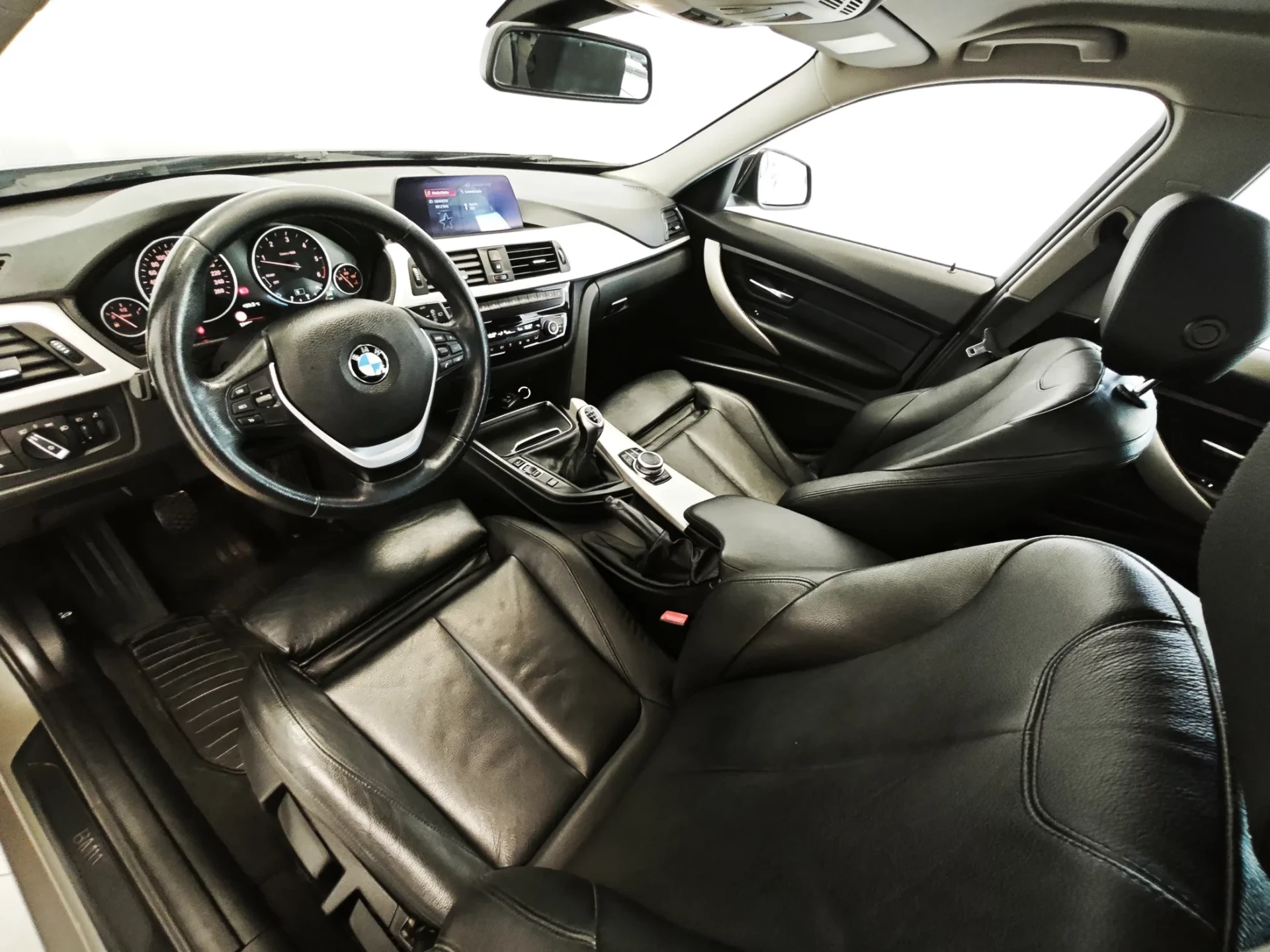 BMW 318 d Touring Line Luxury 47