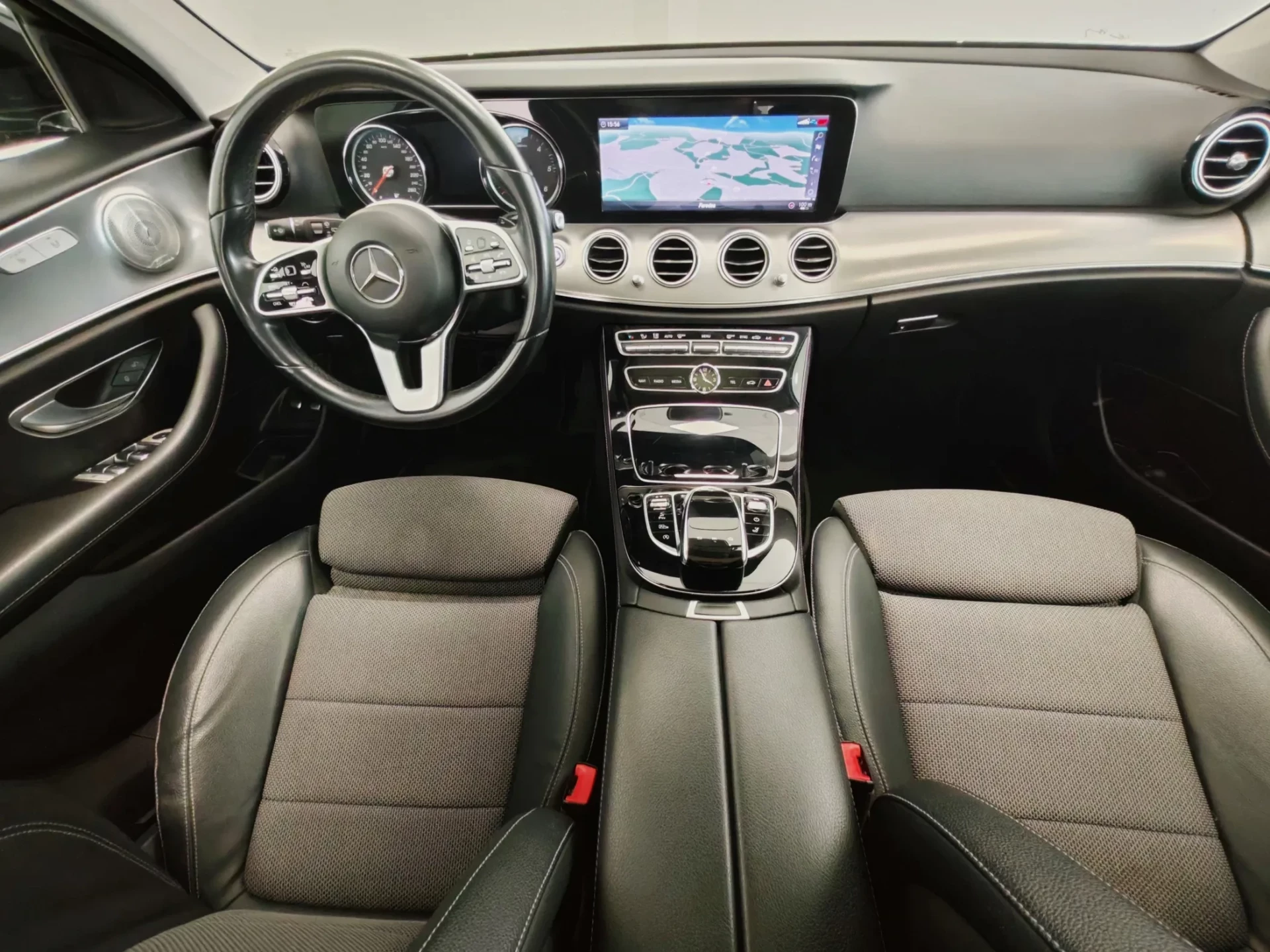 Mercedes-Benz E 220 6