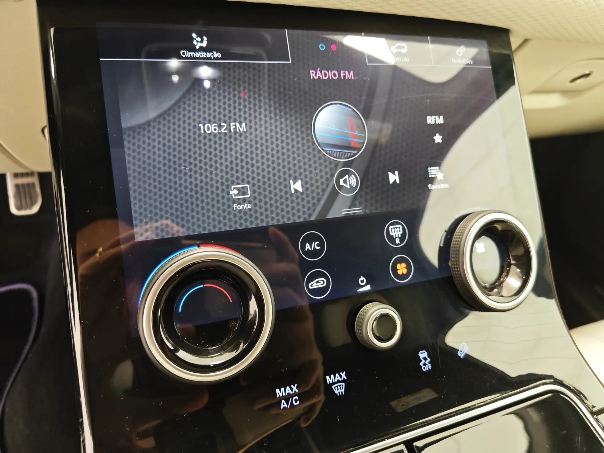 Land Rover Range Rover Velar 2.0 D R-Dynamic 49