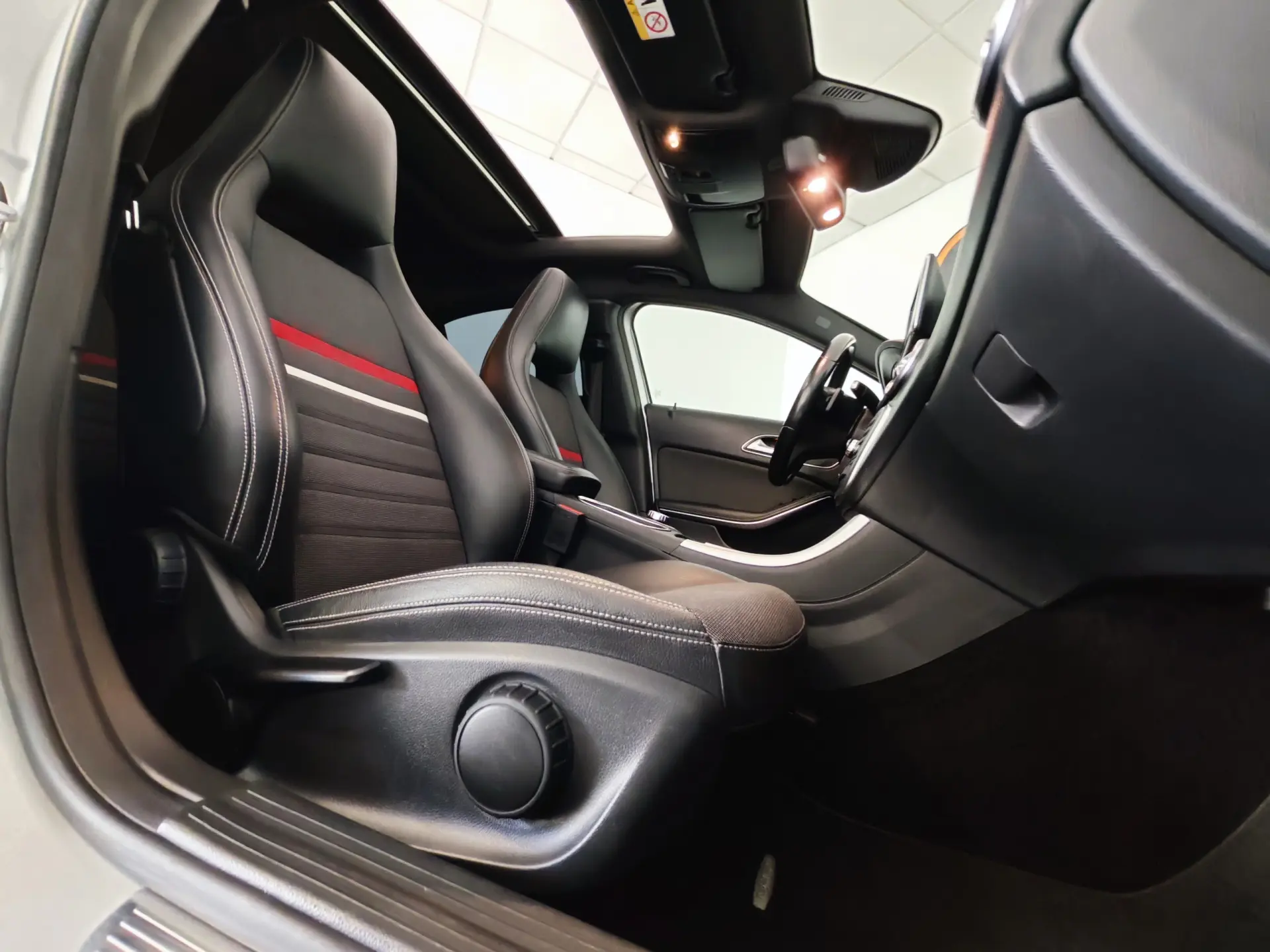 Mercedes-Benz A 180 CDi BE AMG Line Aut. 31