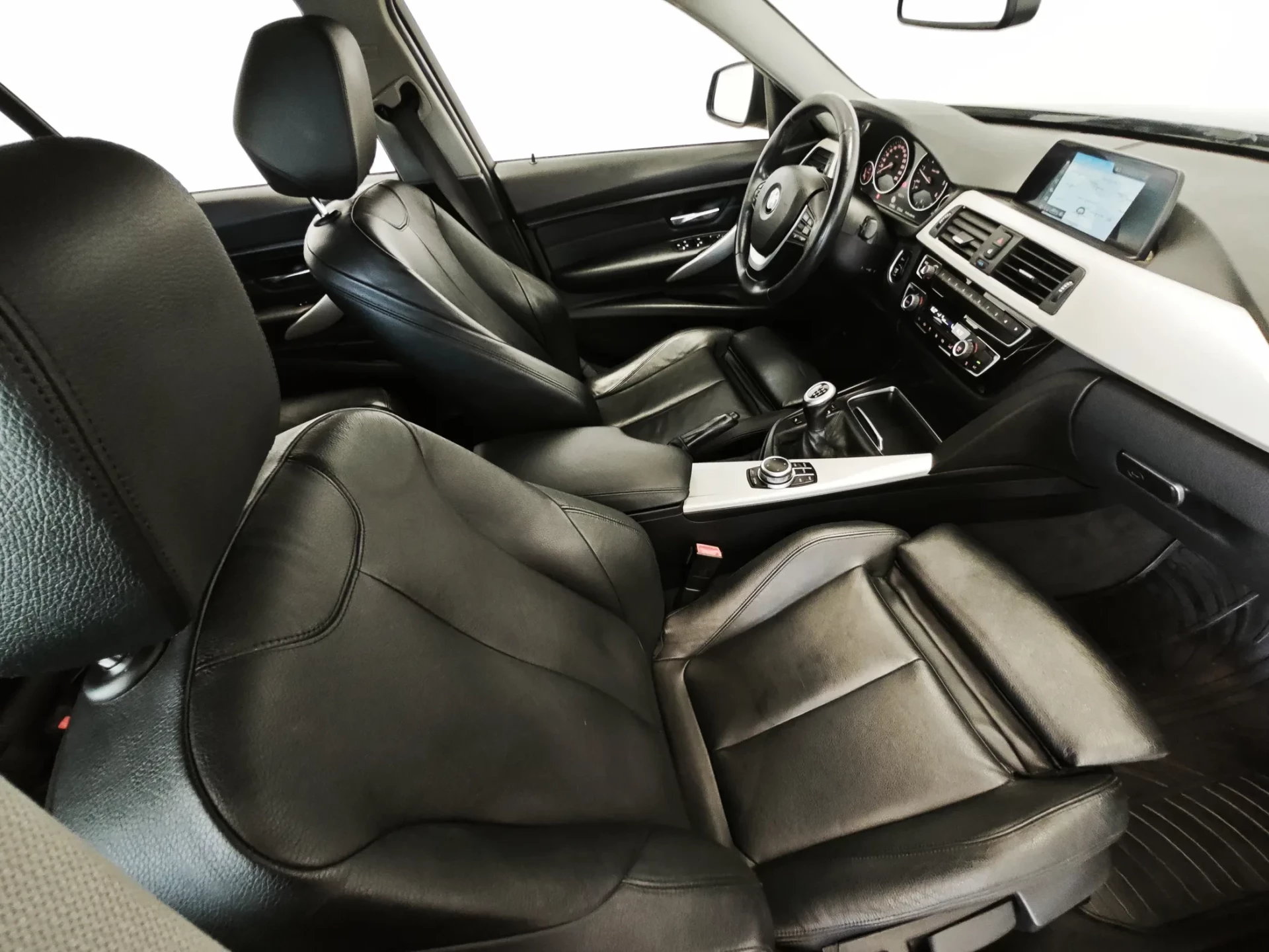 BMW 318 d Touring Line Luxury 36