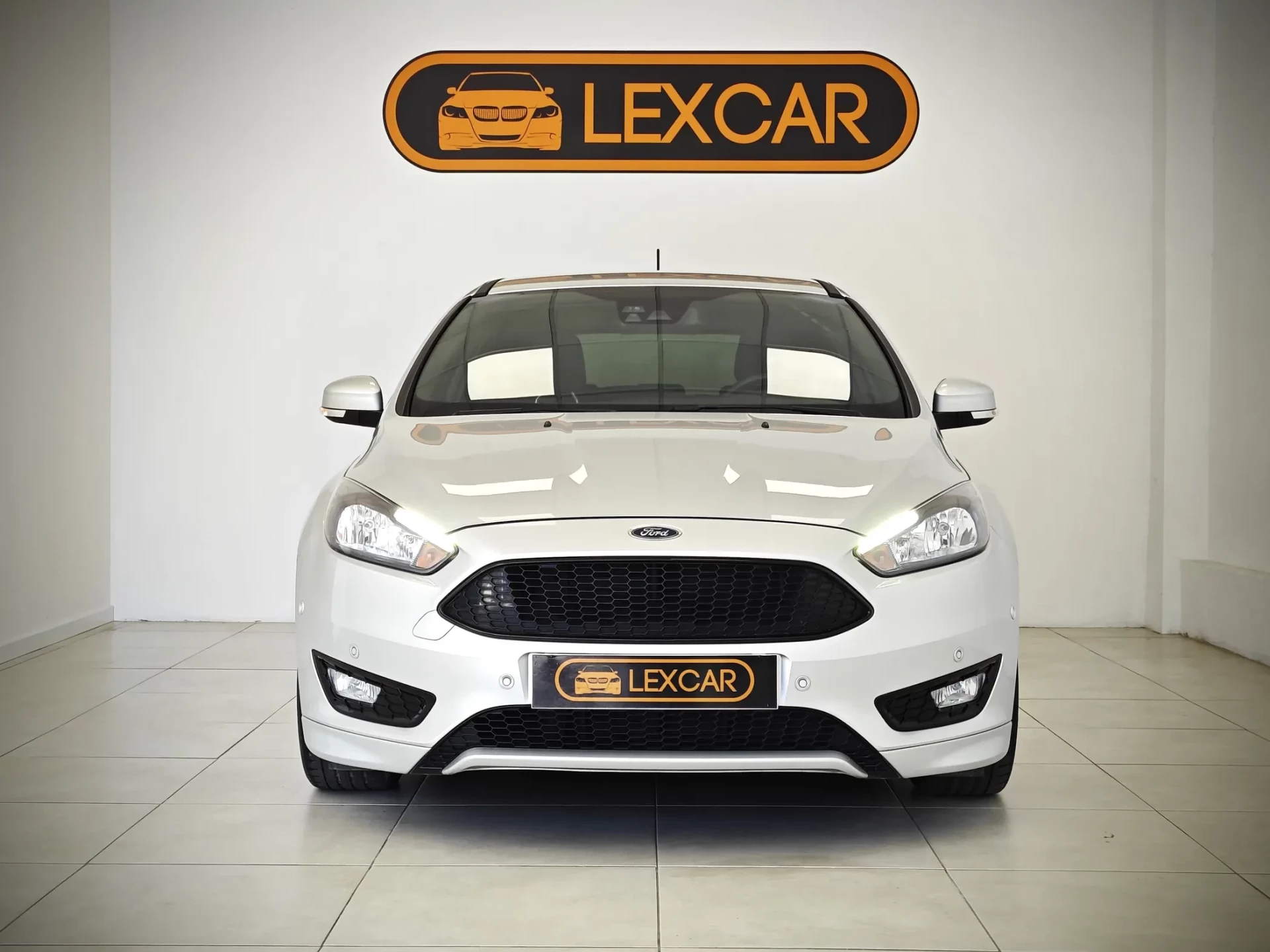 Ford Focus 1.0 EcoBoost S&S ST-Line 16