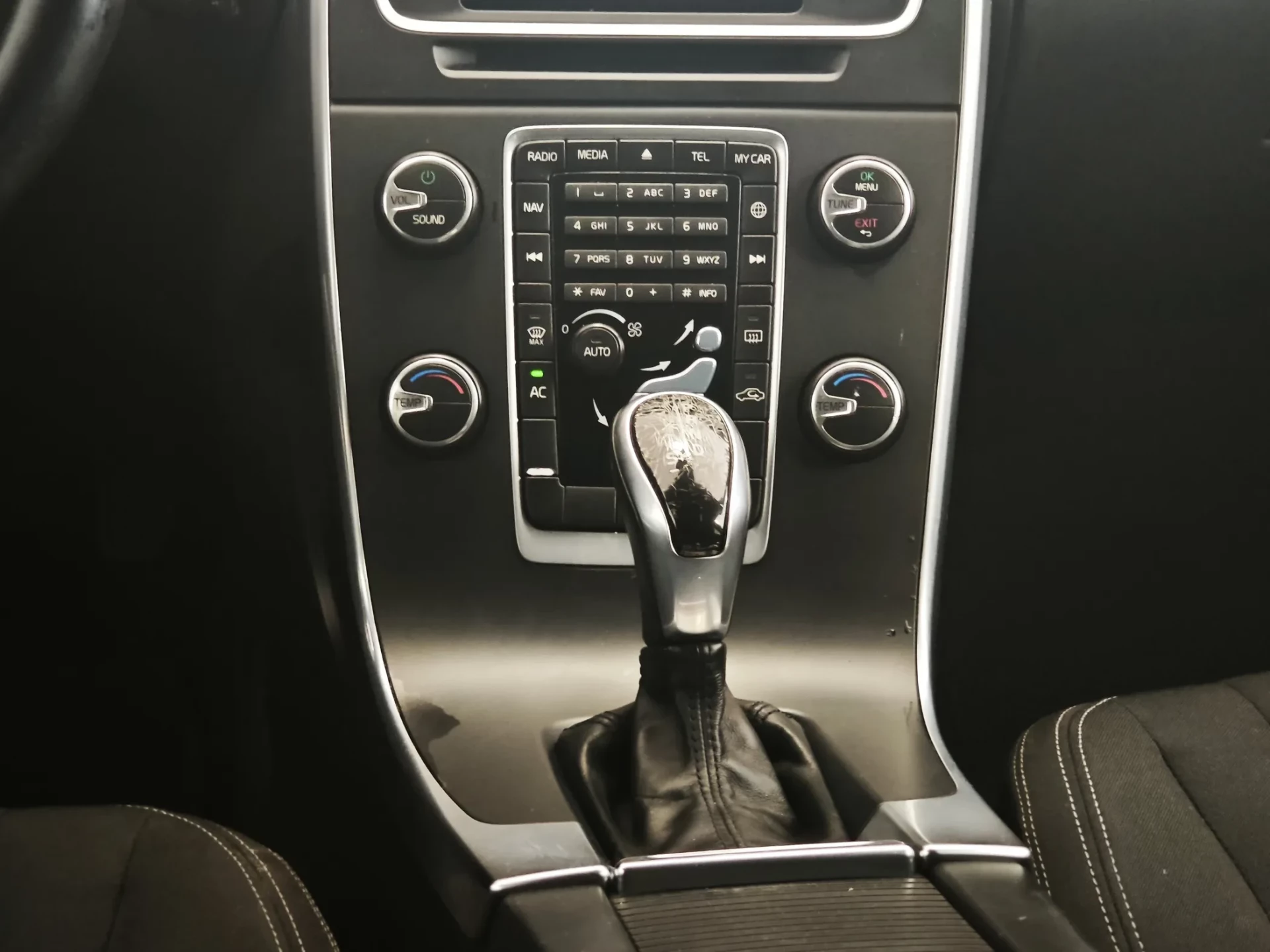 Volvo V60 D2 Geartronic Powershift Edition 36