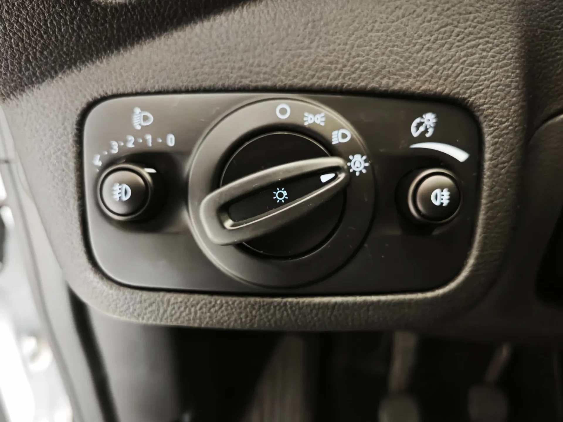 Ford C-Max 1.0 Ecoboost S&S Titanium 35