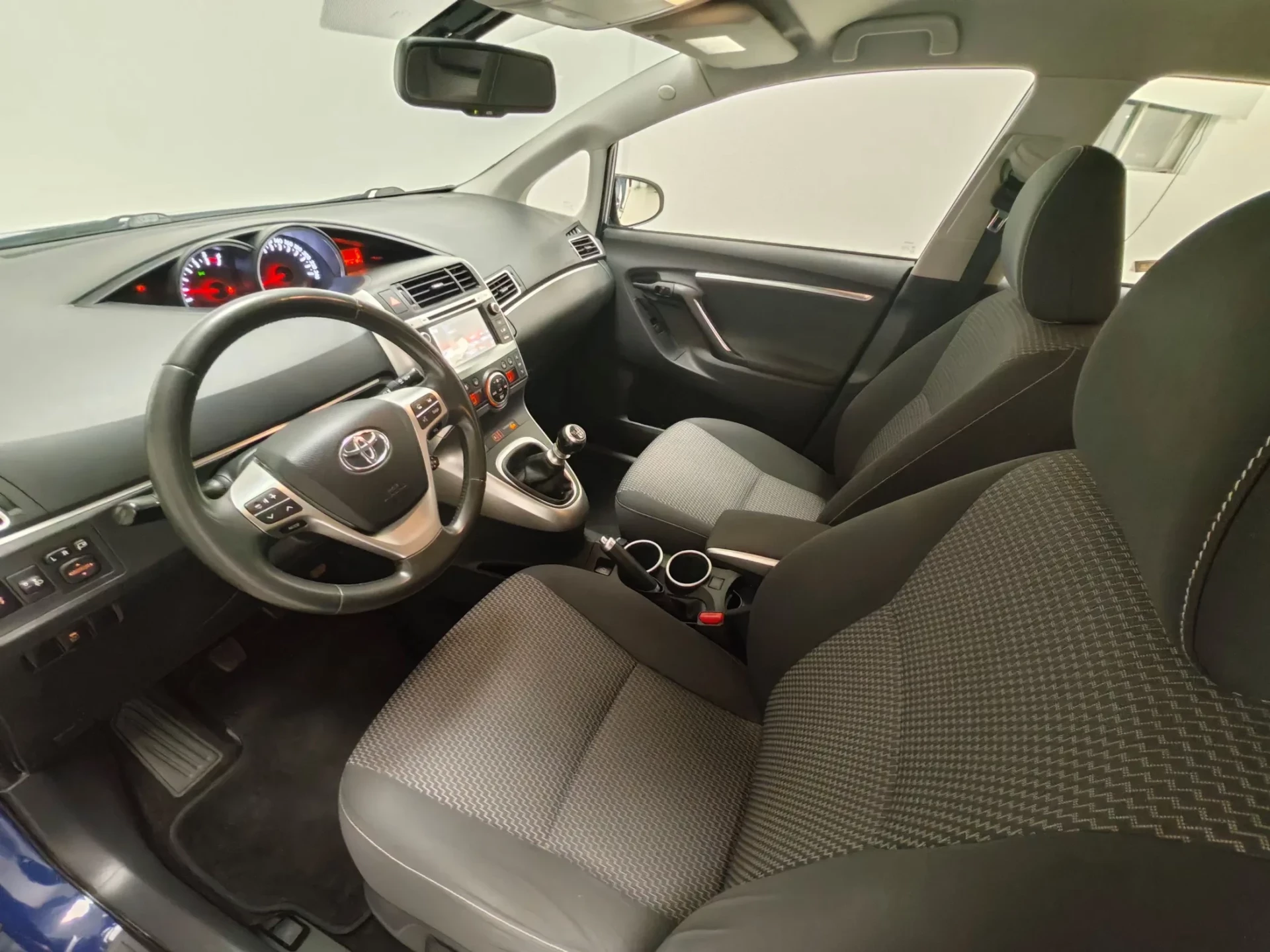 Toyota Corolla Verso 1.6 D-4D 5L S&S Comfort 28